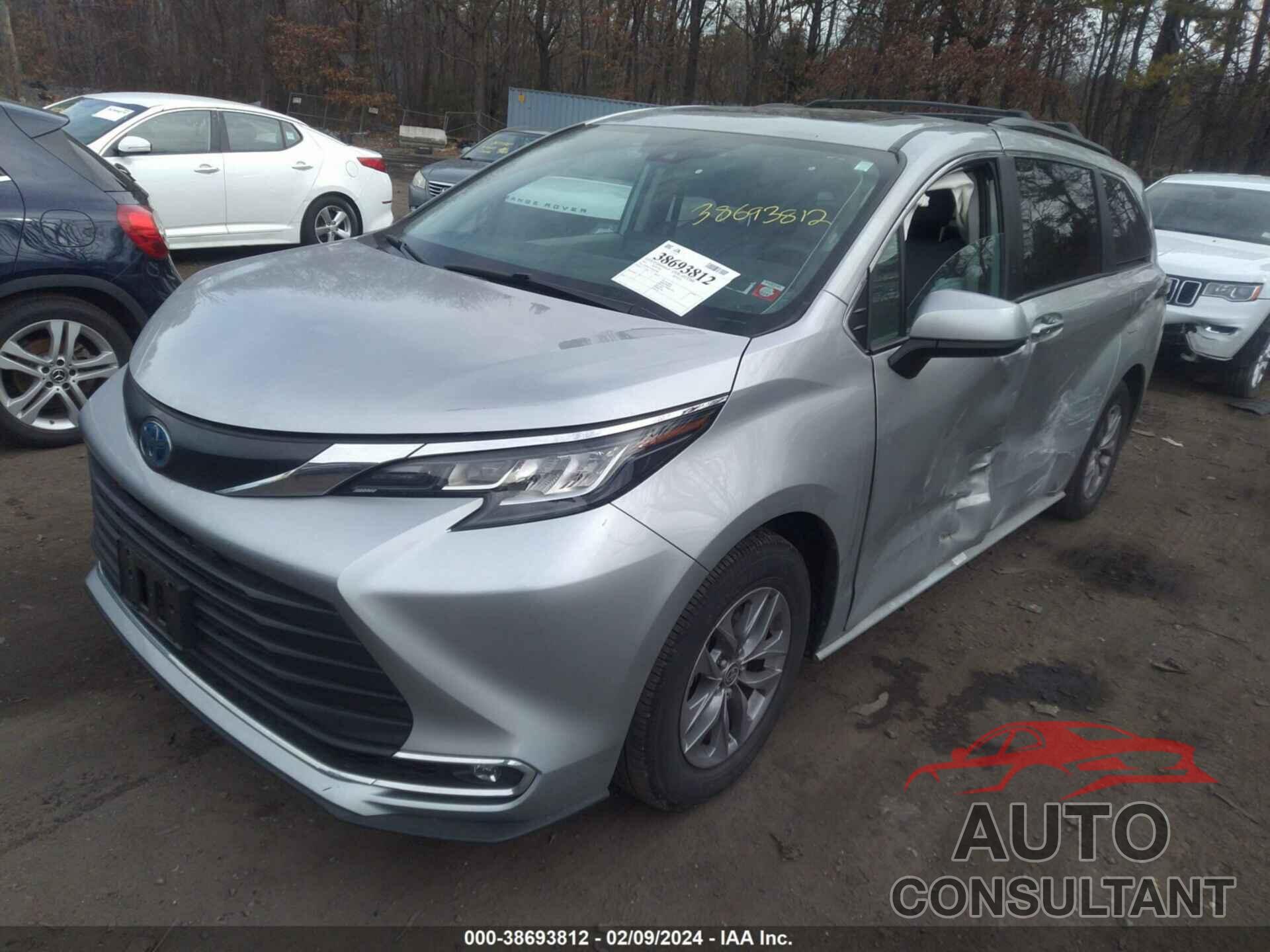 TOYOTA SIENNA 2022 - 5TDYSKFC6NS056300