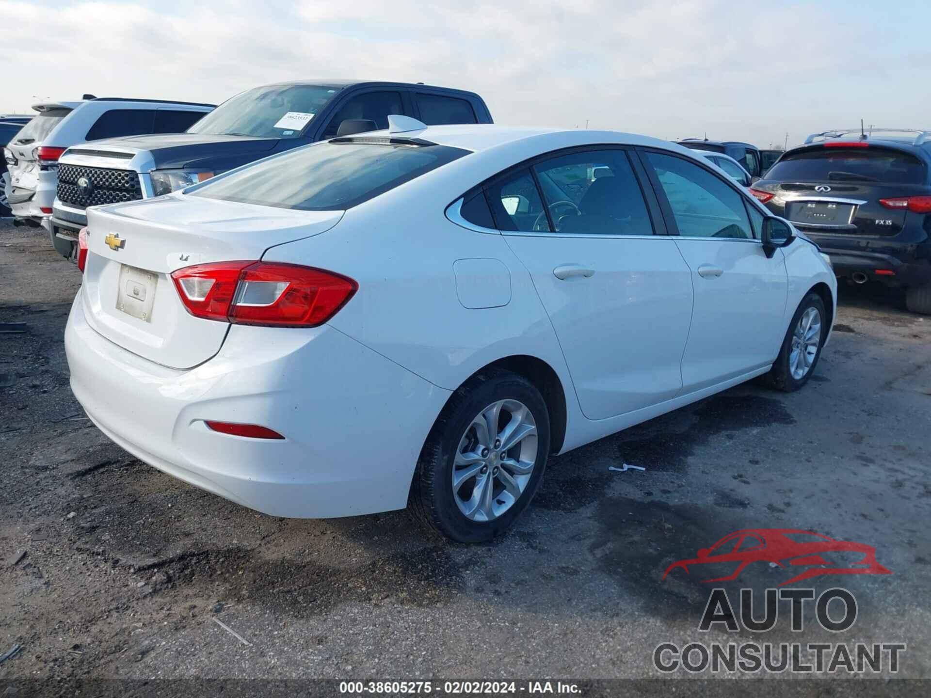 CHEVROLET CRUZE 2019 - 1G1BE5SM4K7146248