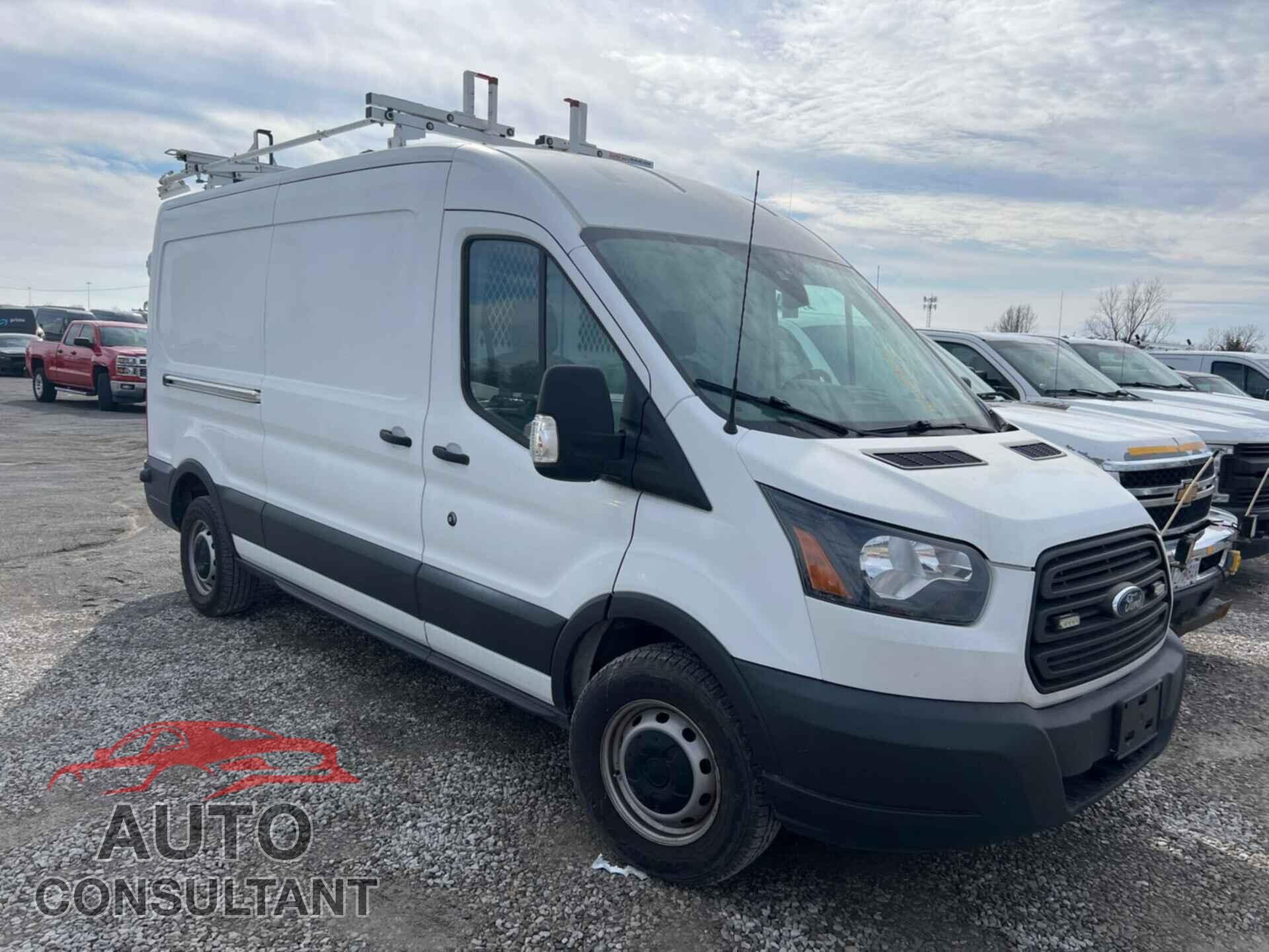FORD TRANSIT 2017 - 1FTYR2CMXHKB26501