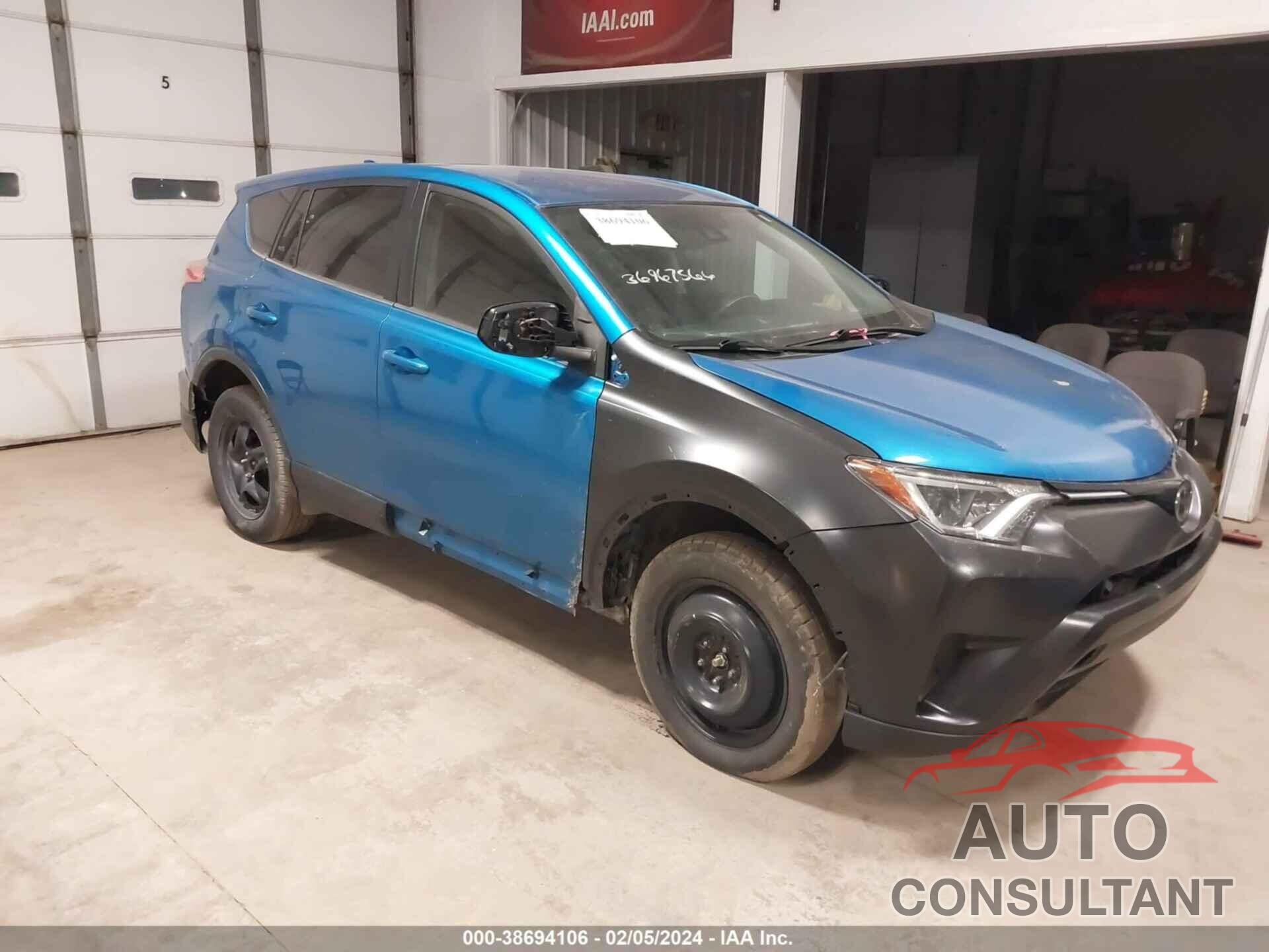 TOYOTA RAV4 2017 - JTMZFREV8HJ716861