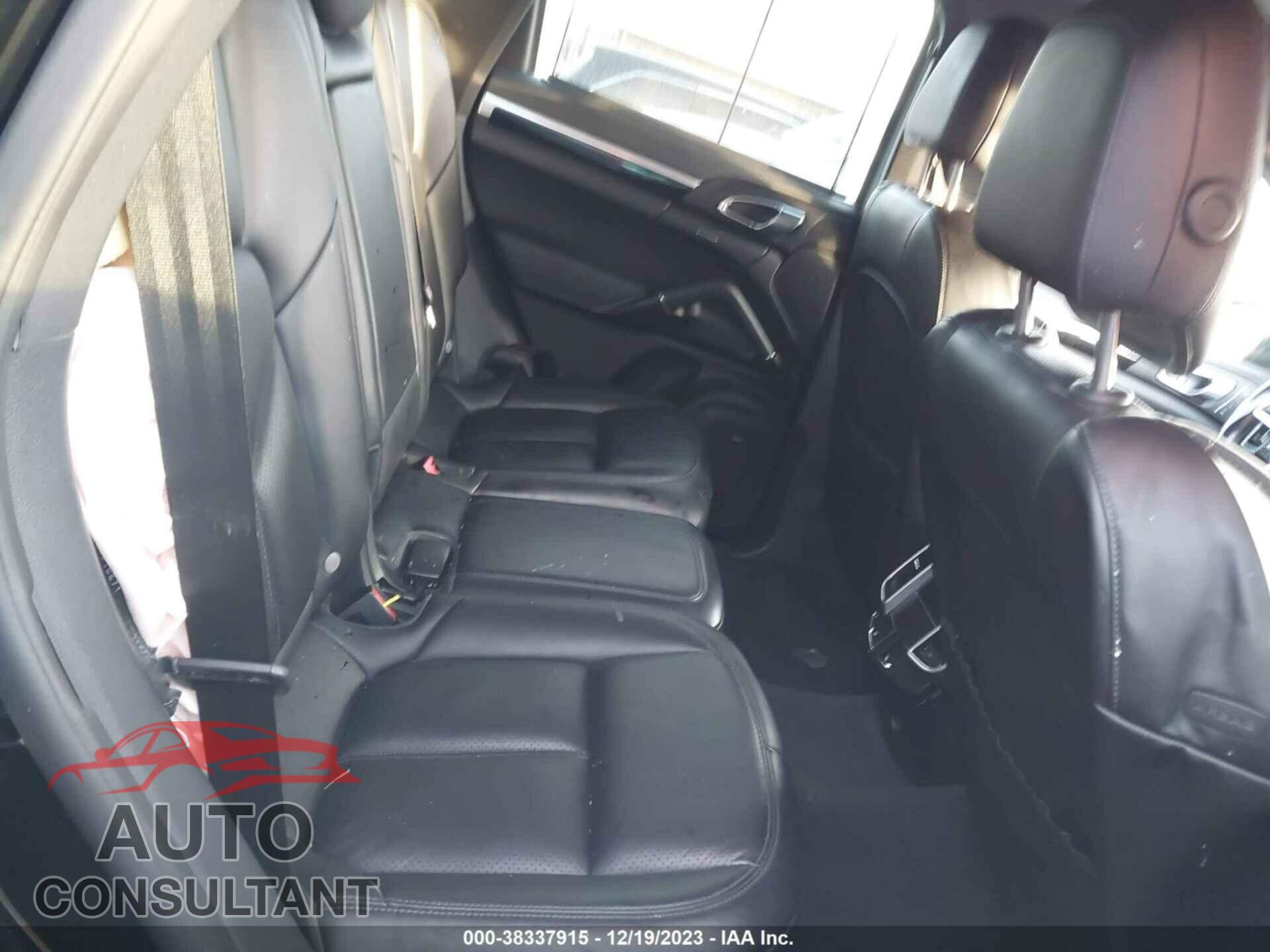 PORSCHE CAYENNE 2017 - WP1AA2A26HKA82554