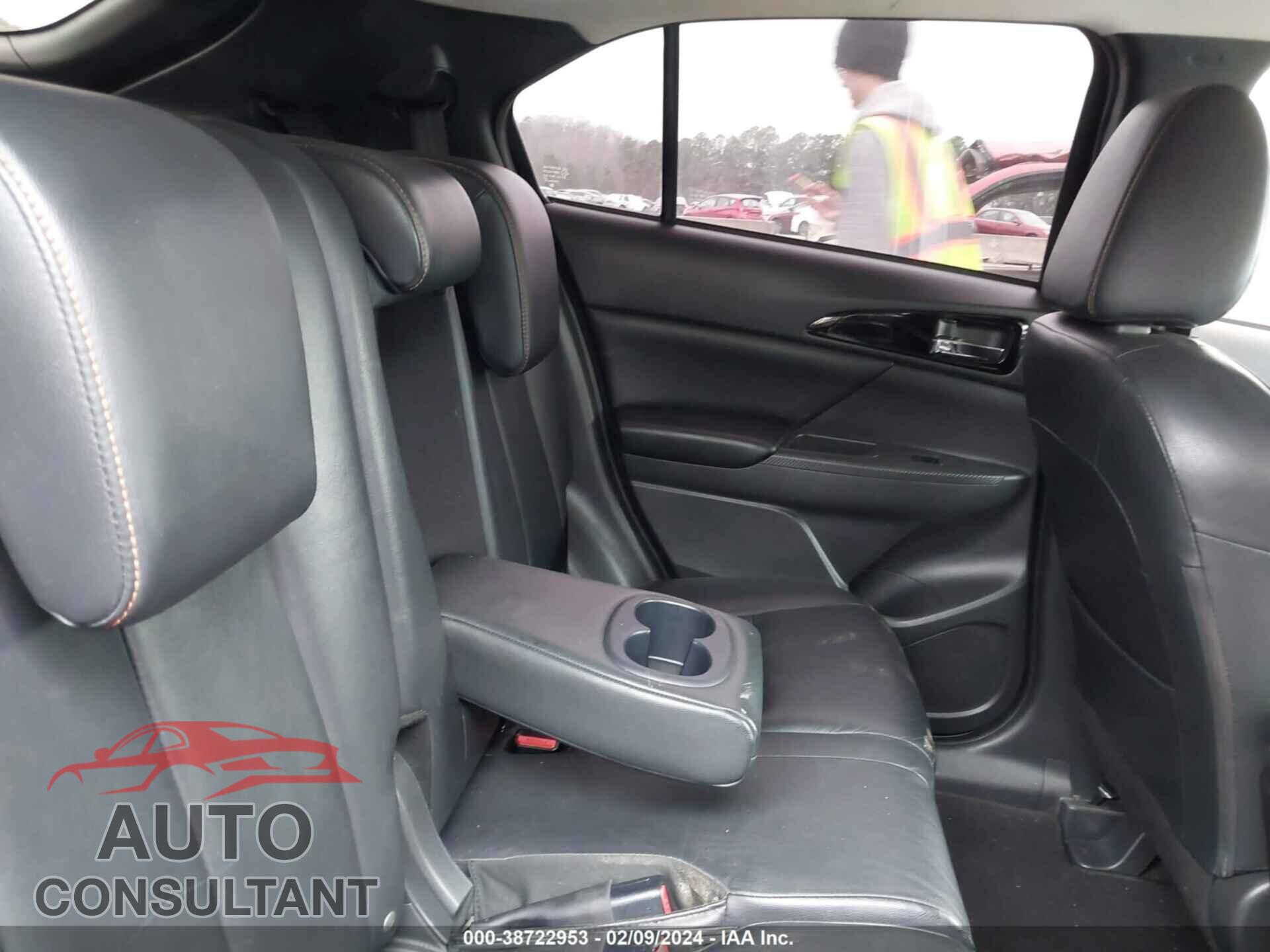 MITSUBISHI ECLIPSE CROSS 2018 - JA4AT5AA8JZ043508