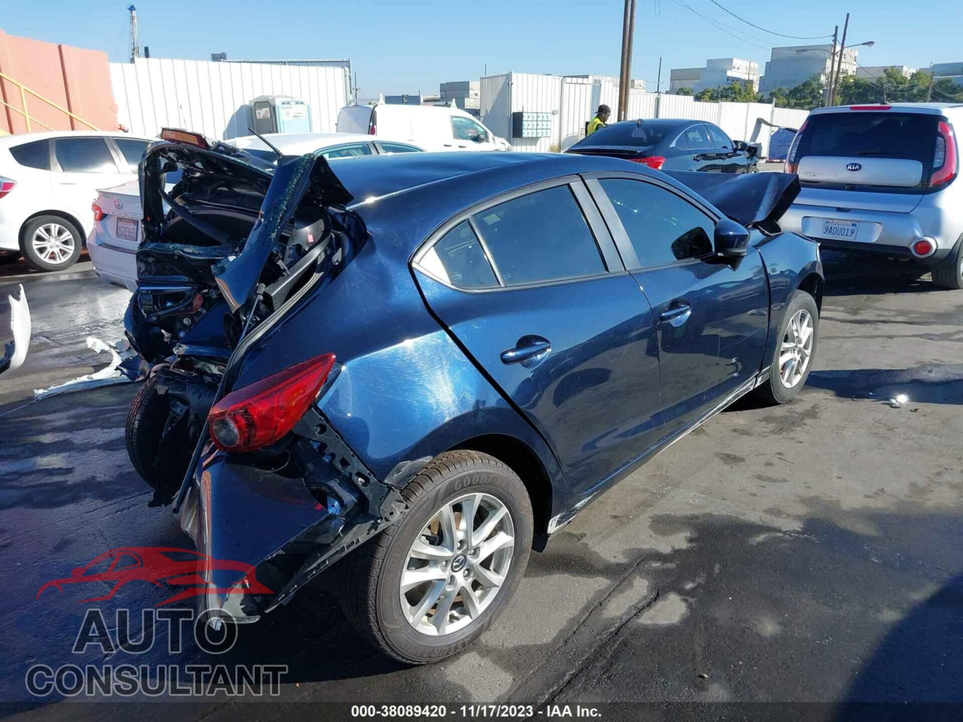 MAZDA MAZDA3 2017 - 3MZBN1K70HM118663