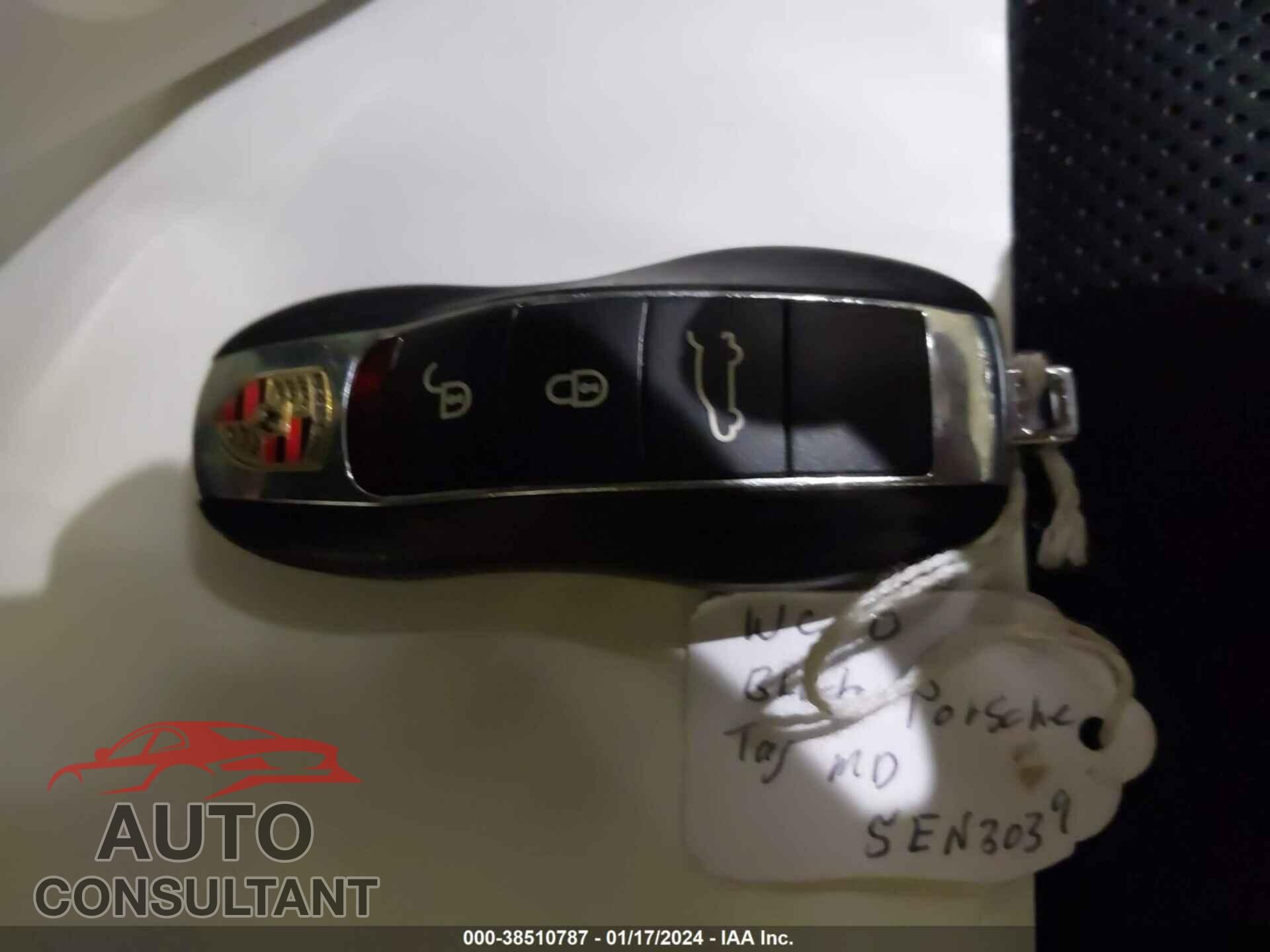 PORSCHE CAYENNE 2017 - WP1AA2A25HKA84733