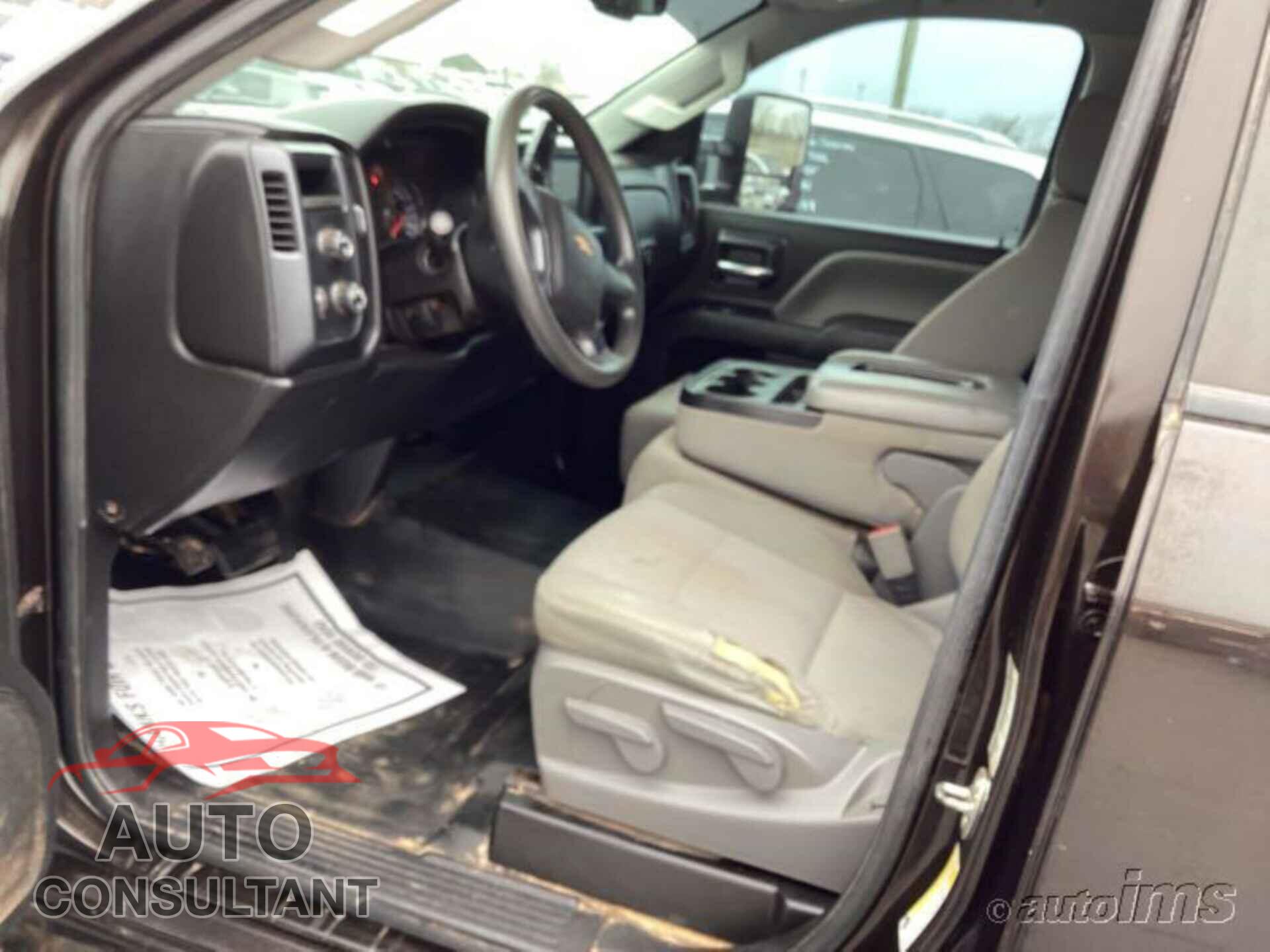 CHEVROLET SILVERADO 2500HD 2018 - 1GC2KUEGXJZ243473