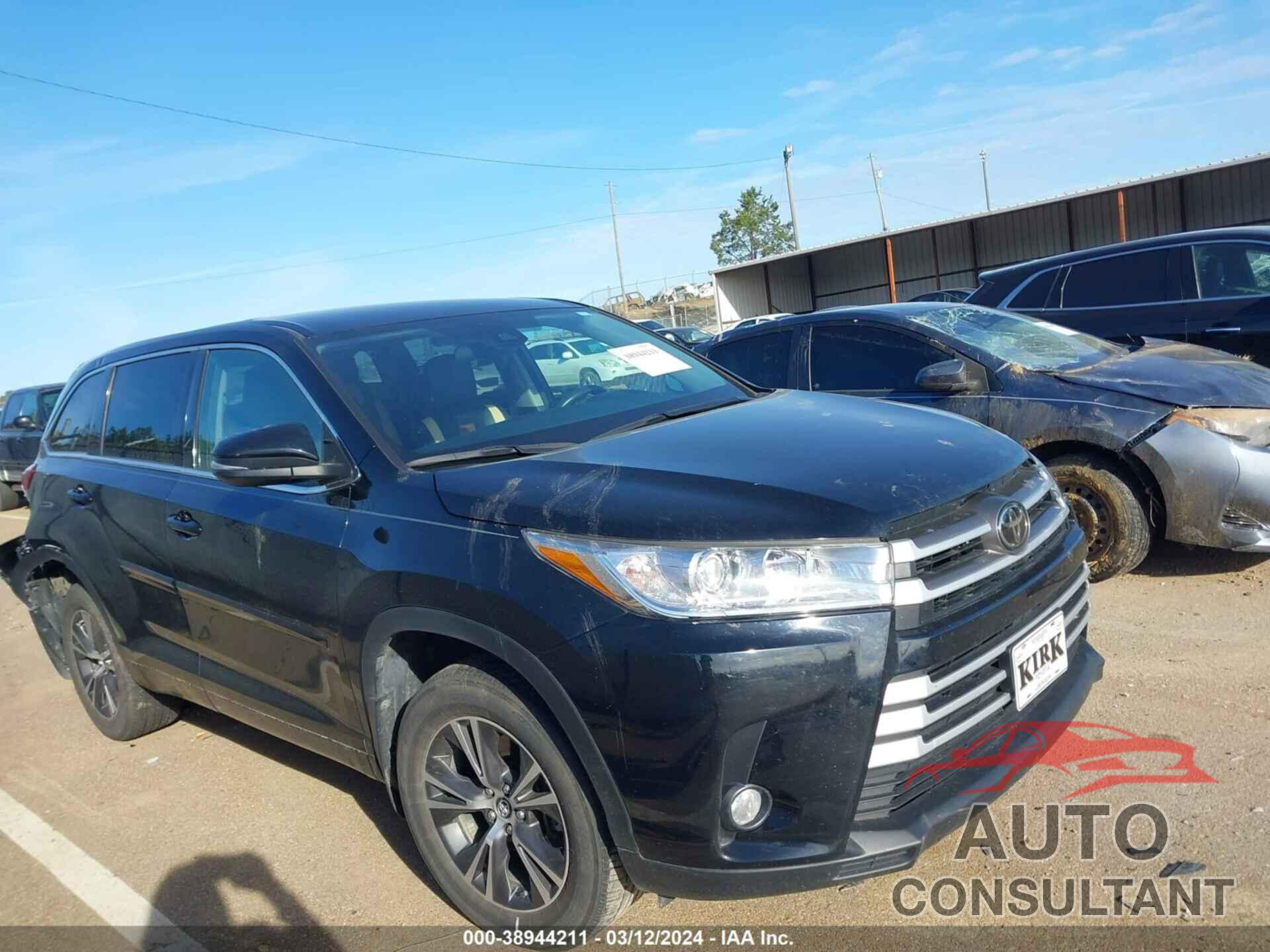 TOYOTA HIGHLANDER 2018 - 5TDZZRFH4JS245817