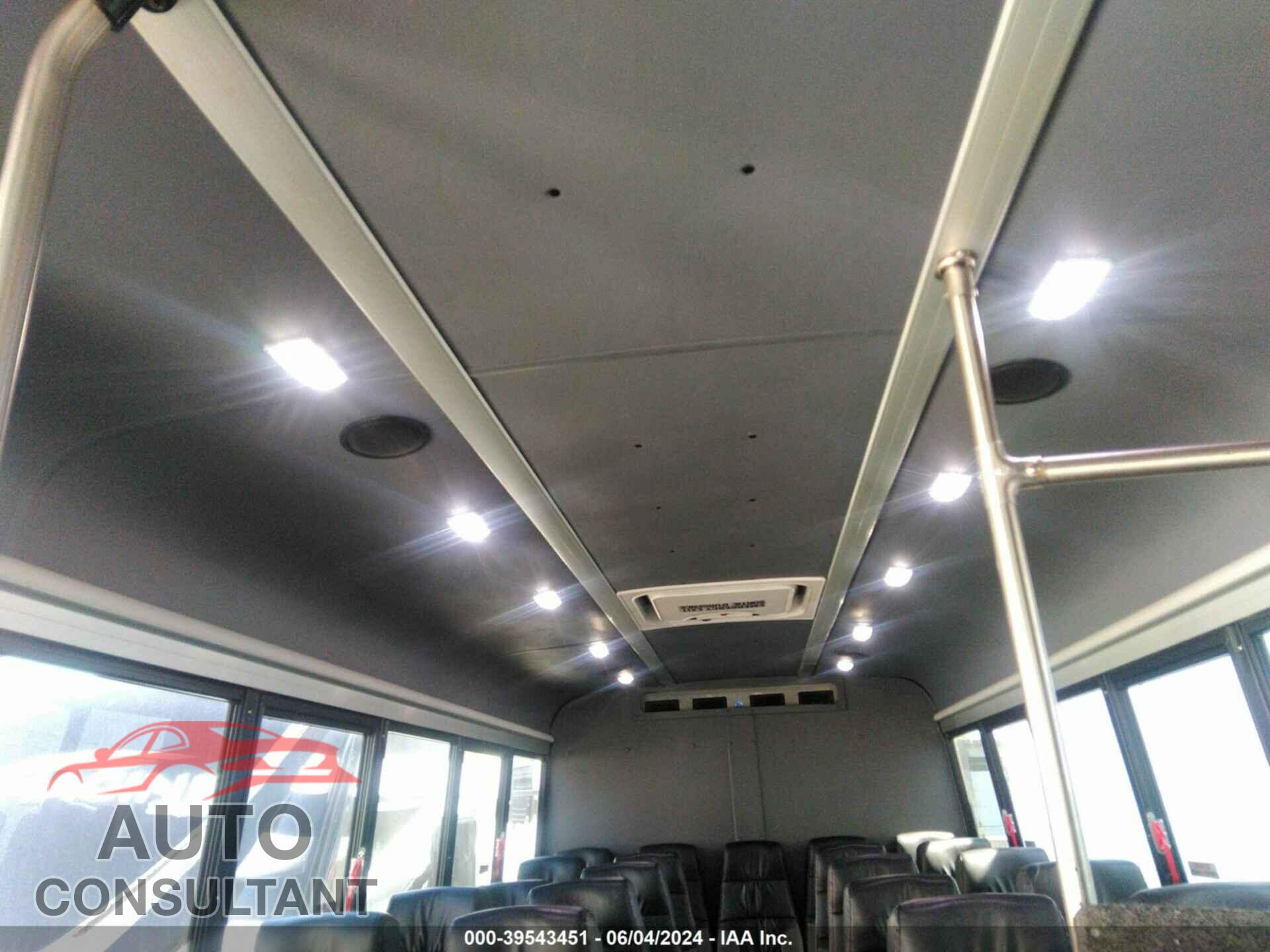 FORD E-450 CUTAWAY 2017 - 1FDFE4FS8HDC27593