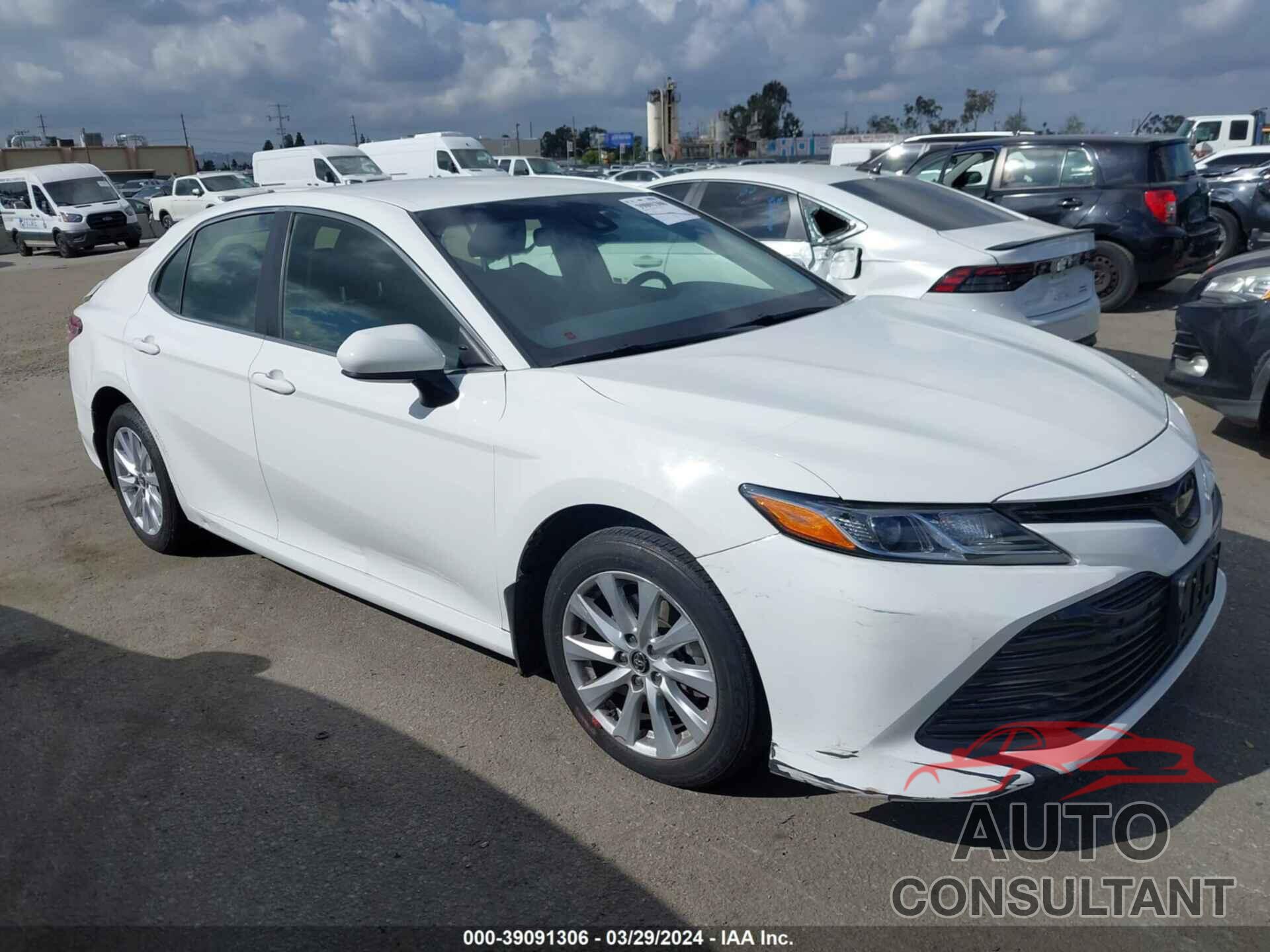 TOYOTA CAMRY 2018 - JTNB11HK6J3006351