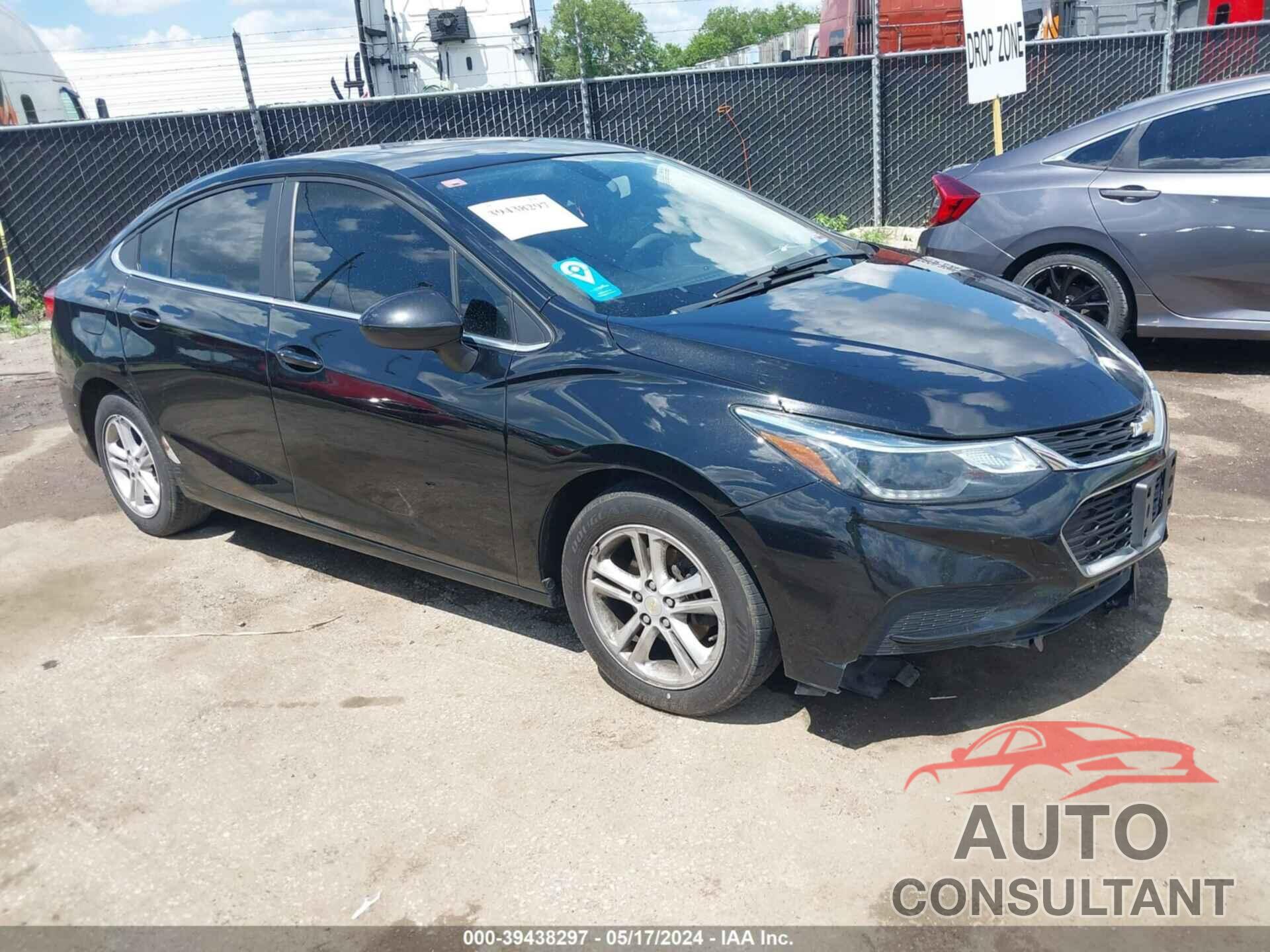 CHEVROLET CRUZE 2018 - 1G1BE5SM0J7149162