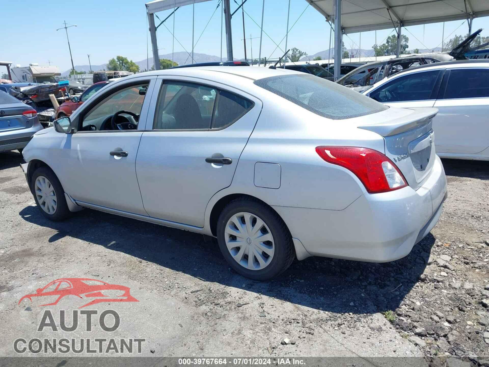NISSAN VERSA 2017 - 3N1CN7AP1HL822018
