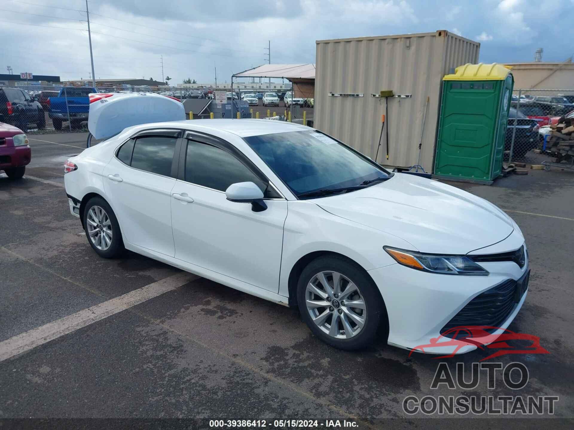 TOYOTA CAMRY 2018 - 4T1B11HK9JU035725