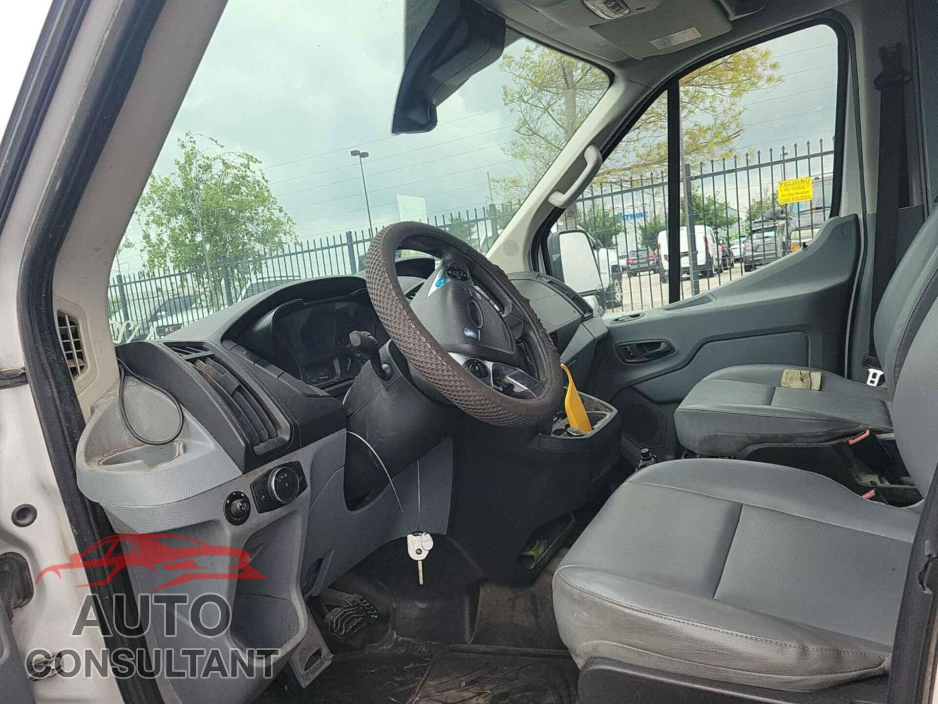 FORD TRANSIT 2018 - 1FTYR2CM3JKA55311
