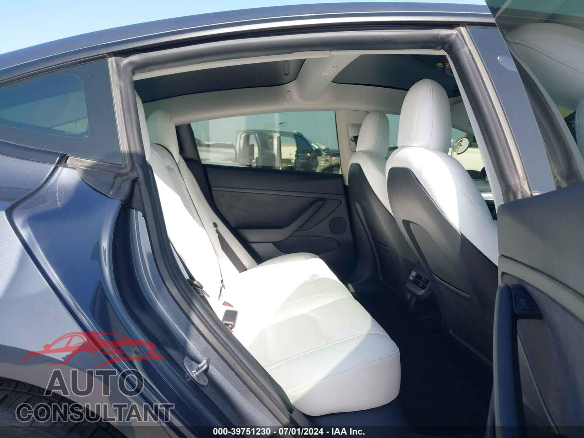 TESLA MODEL 3 2022 - 5YJ3E1EB0NF271017