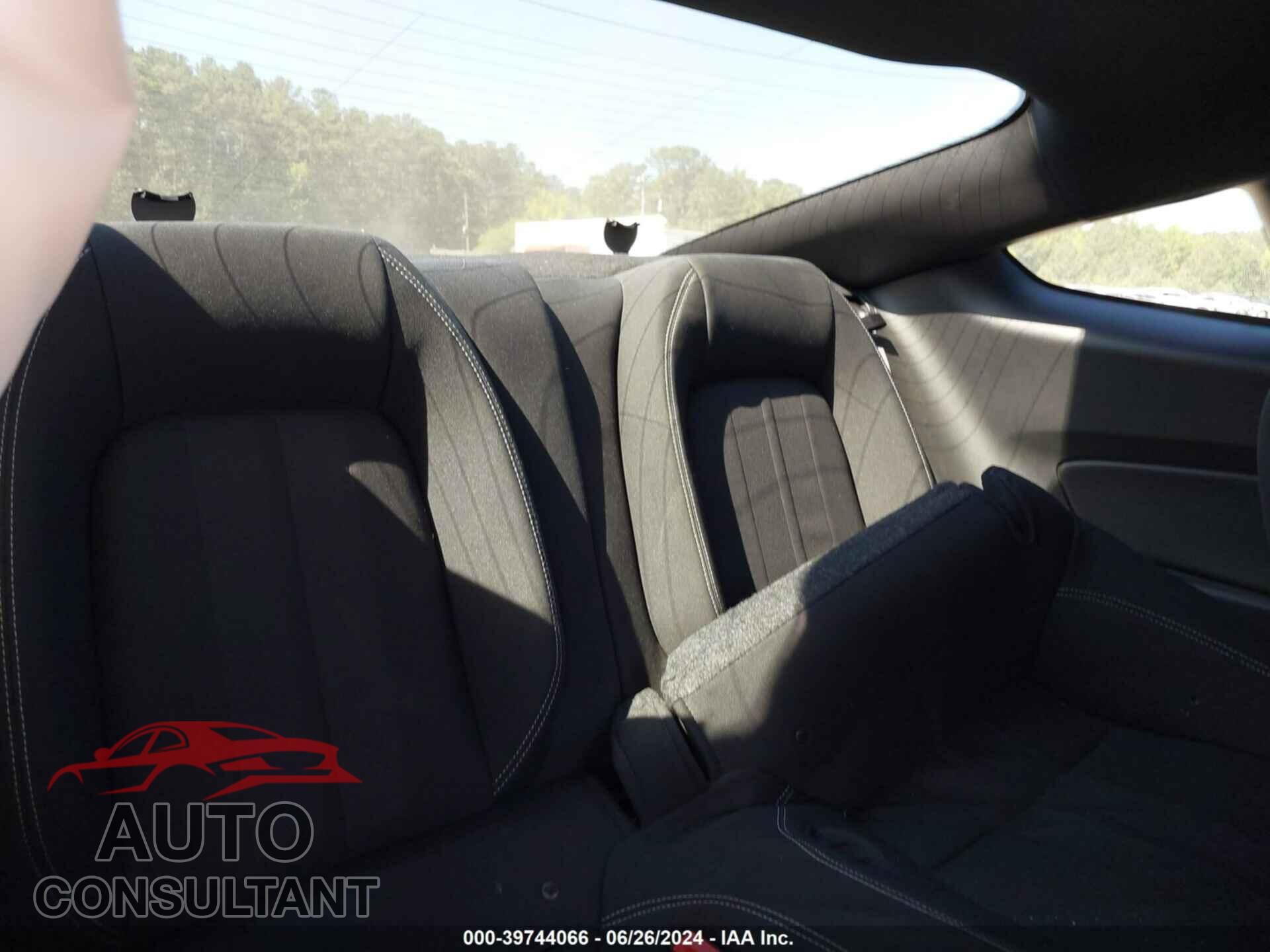 FORD MUSTANG 2018 - 1FA6P8TH0J5112829