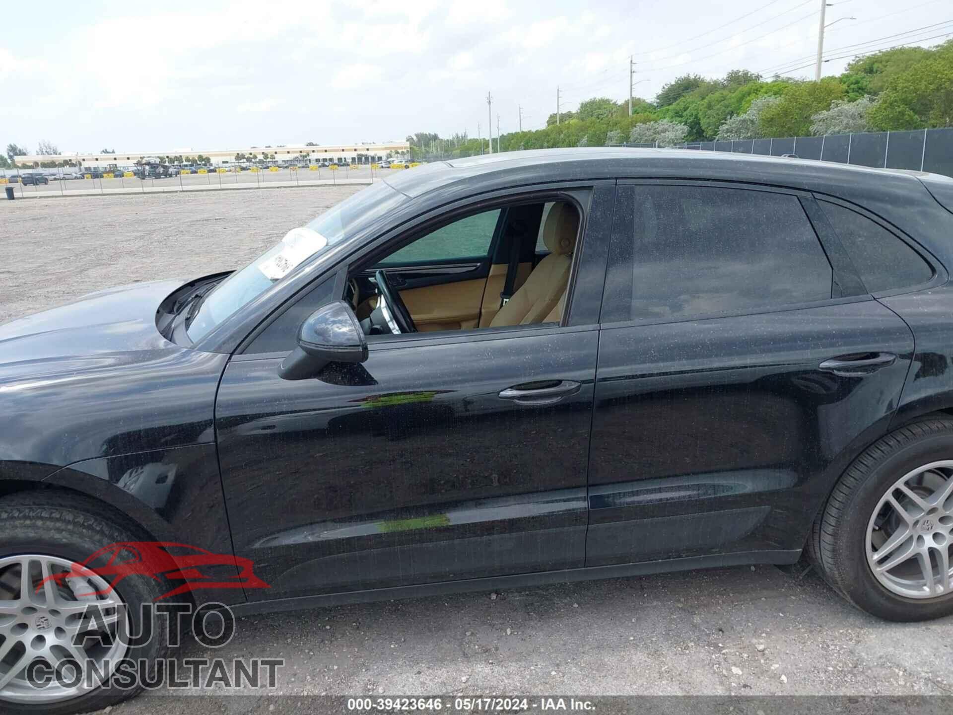 PORSCHE MACAN 2017 - WP1AA2A54HLB00019