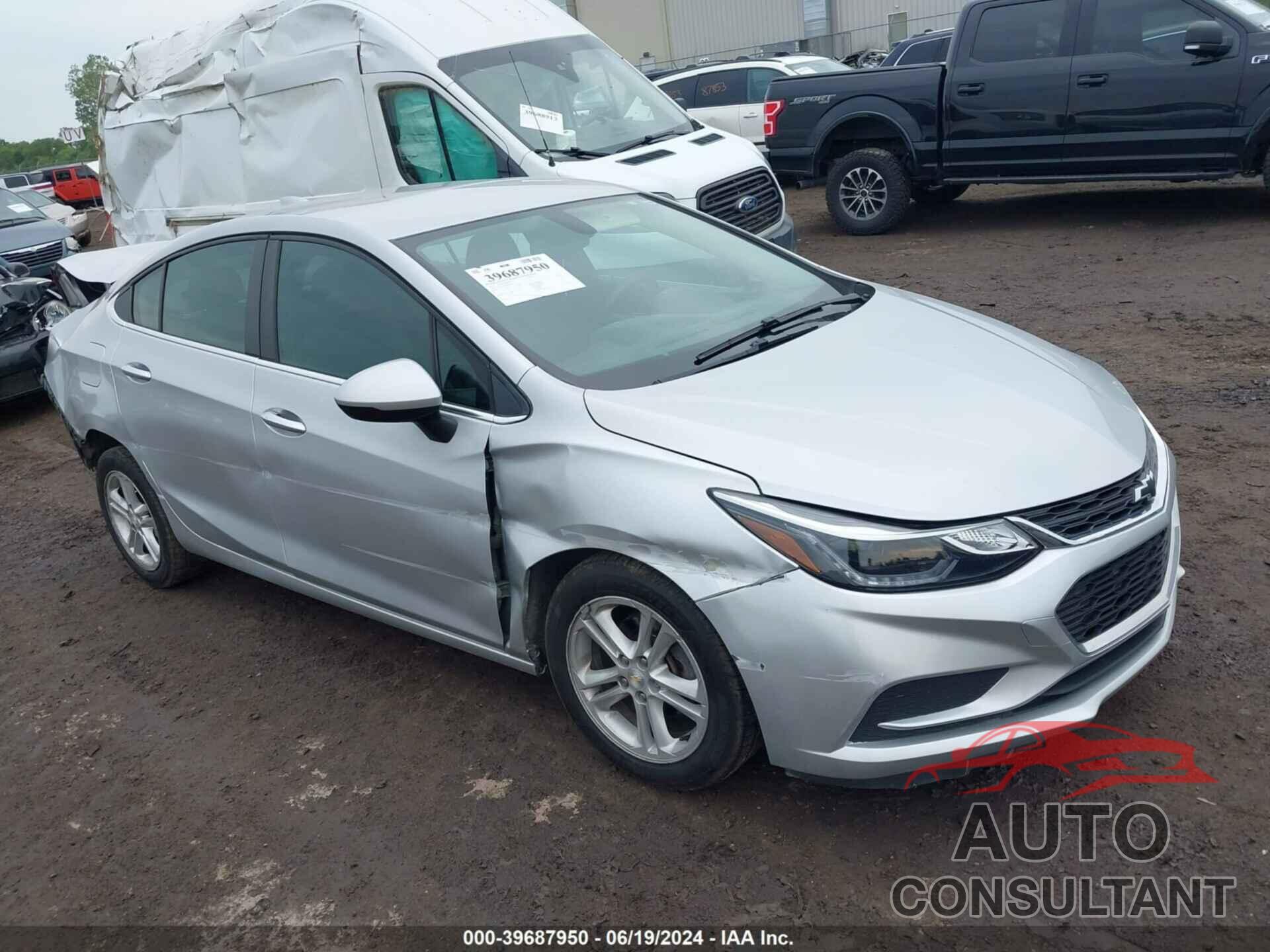 CHEVROLET CRUZE 2018 - 1G1BE5SM7J7112769