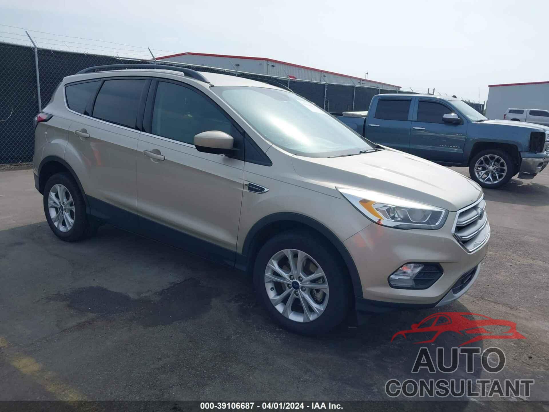 FORD ESCAPE 2017 - 1FMCU0G92HUE00843