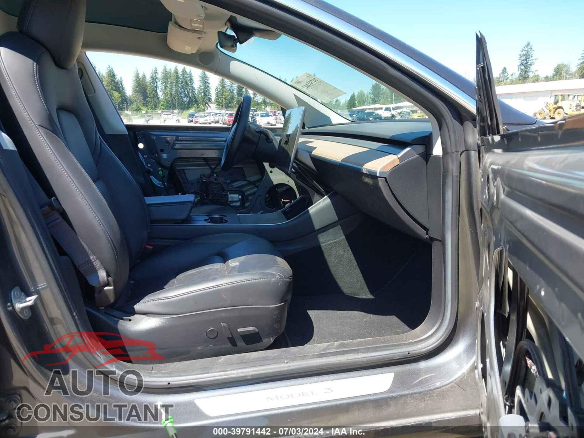 TESLA MODEL 3 2018 - 5YJ3E1EA1JF016393