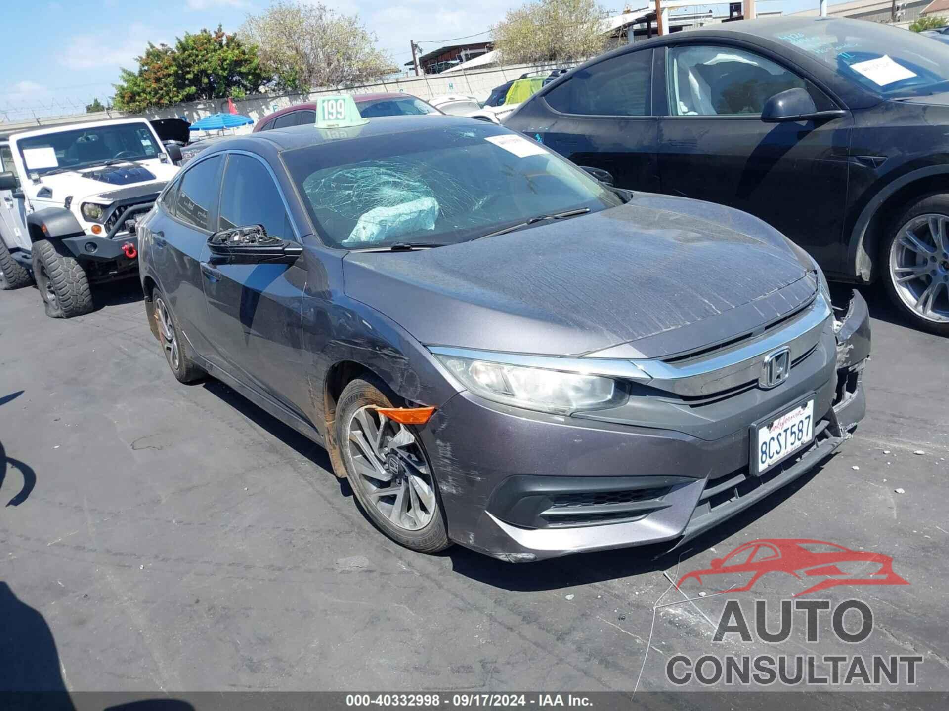 HONDA CIVIC 2018 - 2HGFC2F72JH517168