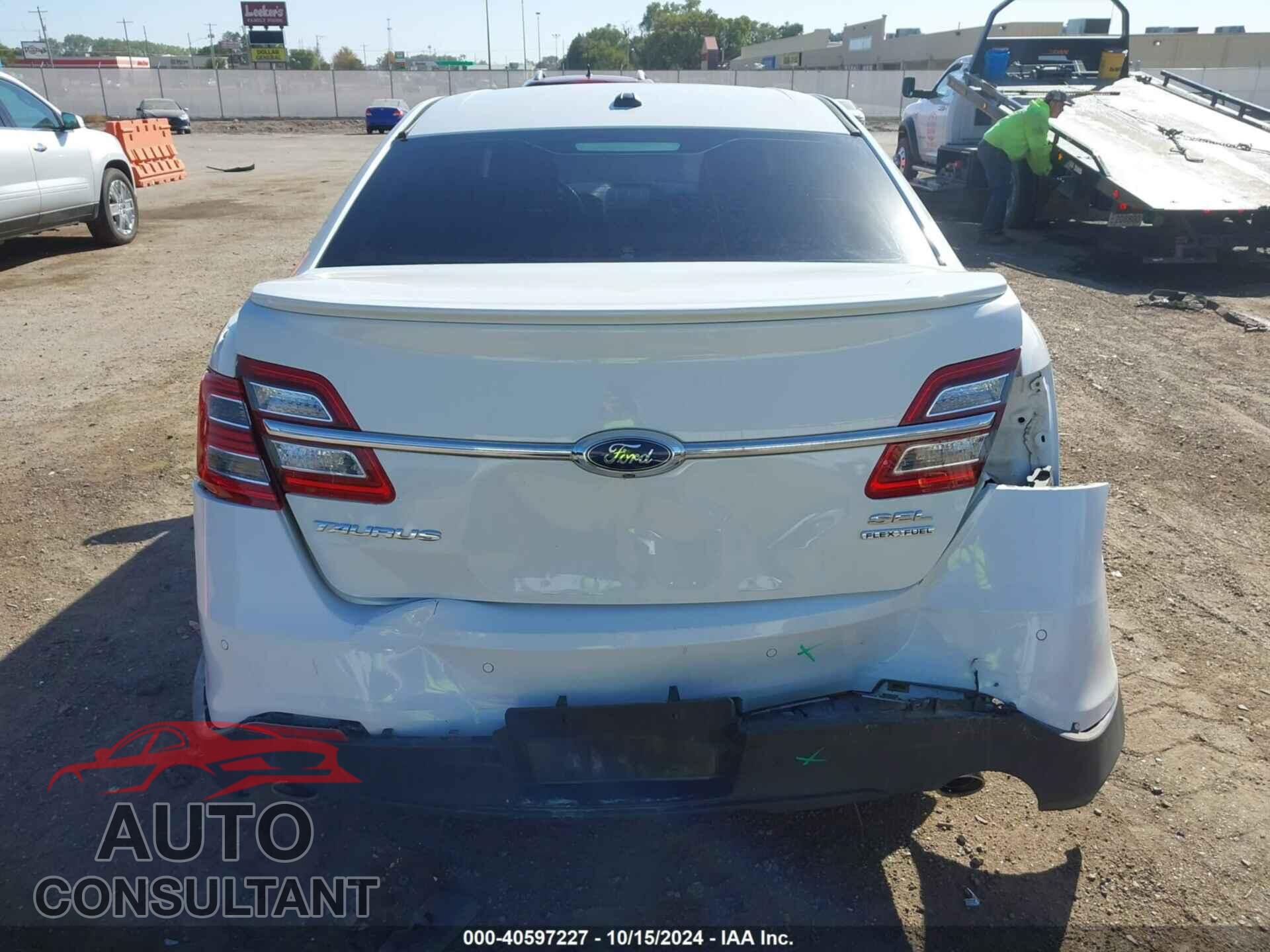 FORD TAURUS 2016 - 1FAHP2E84GG102031