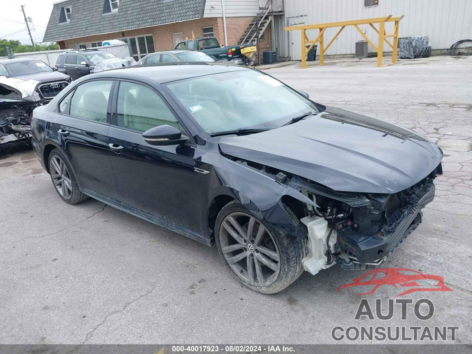 VOLKSWAGEN PASSAT 2018 - 1VWAA7A32JC035140