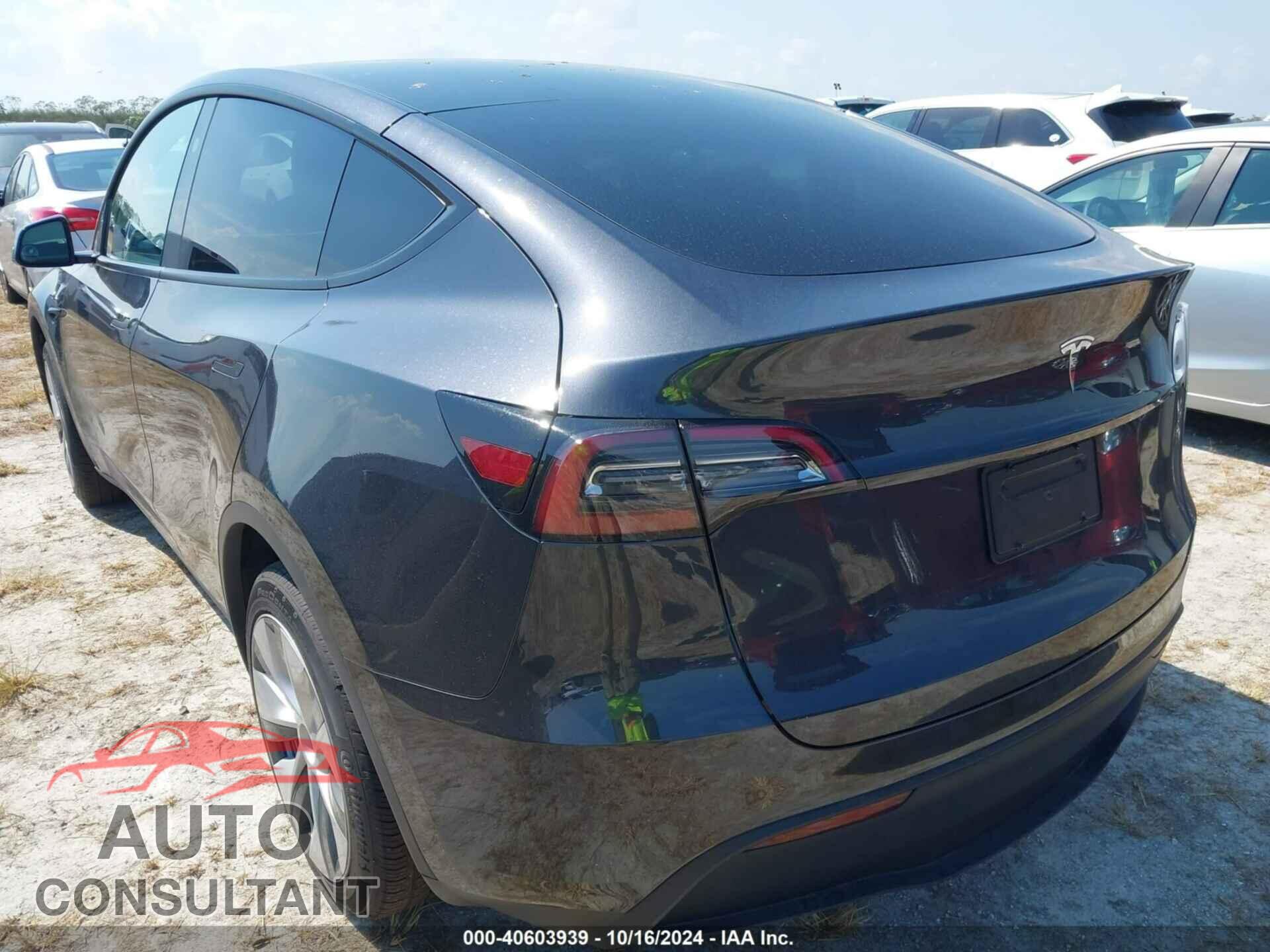 TESLA MODEL Y 2024 - 7SAYGDED7RF040790