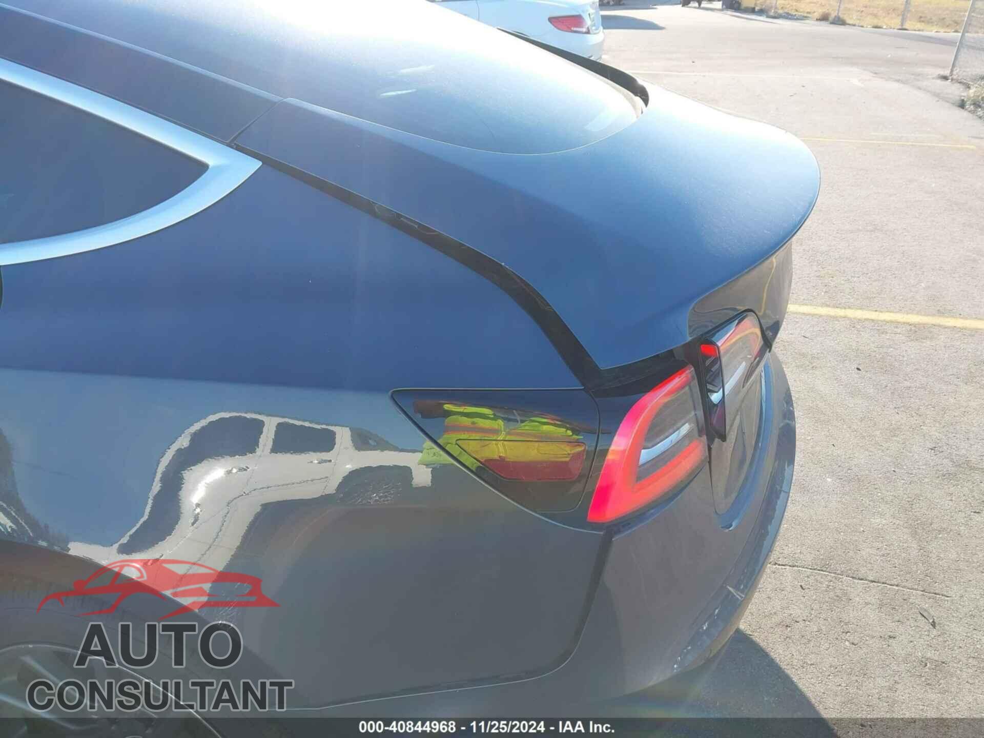 TESLA MODEL 3 2018 - 5YJ3E1EB2JF119198