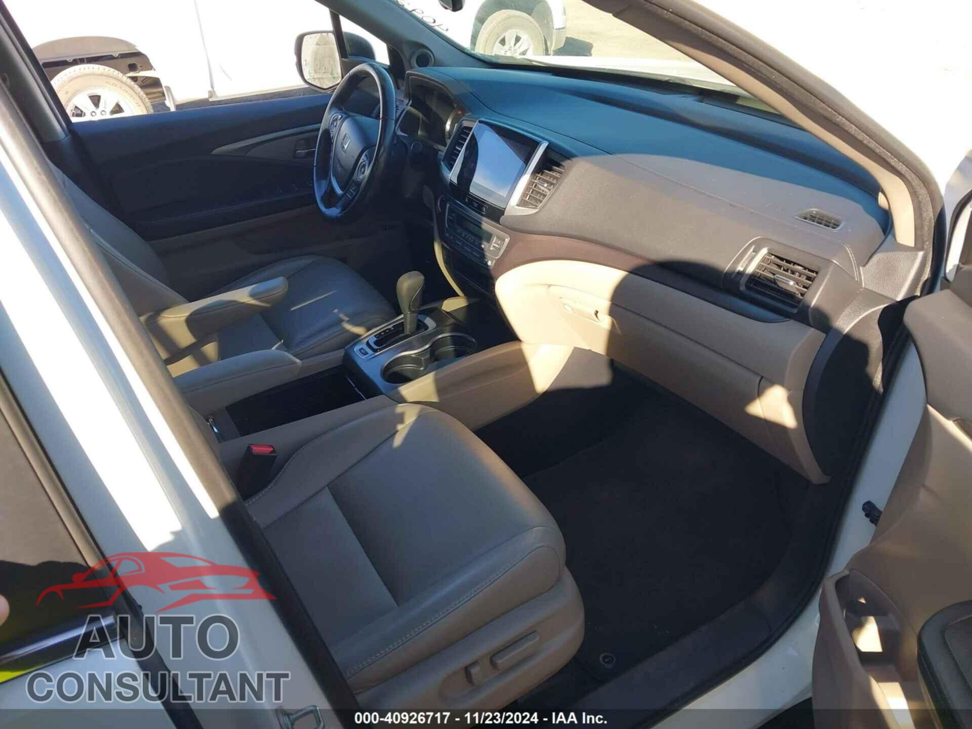 HONDA PILOT 2018 - 5FNYF6H54JB055168