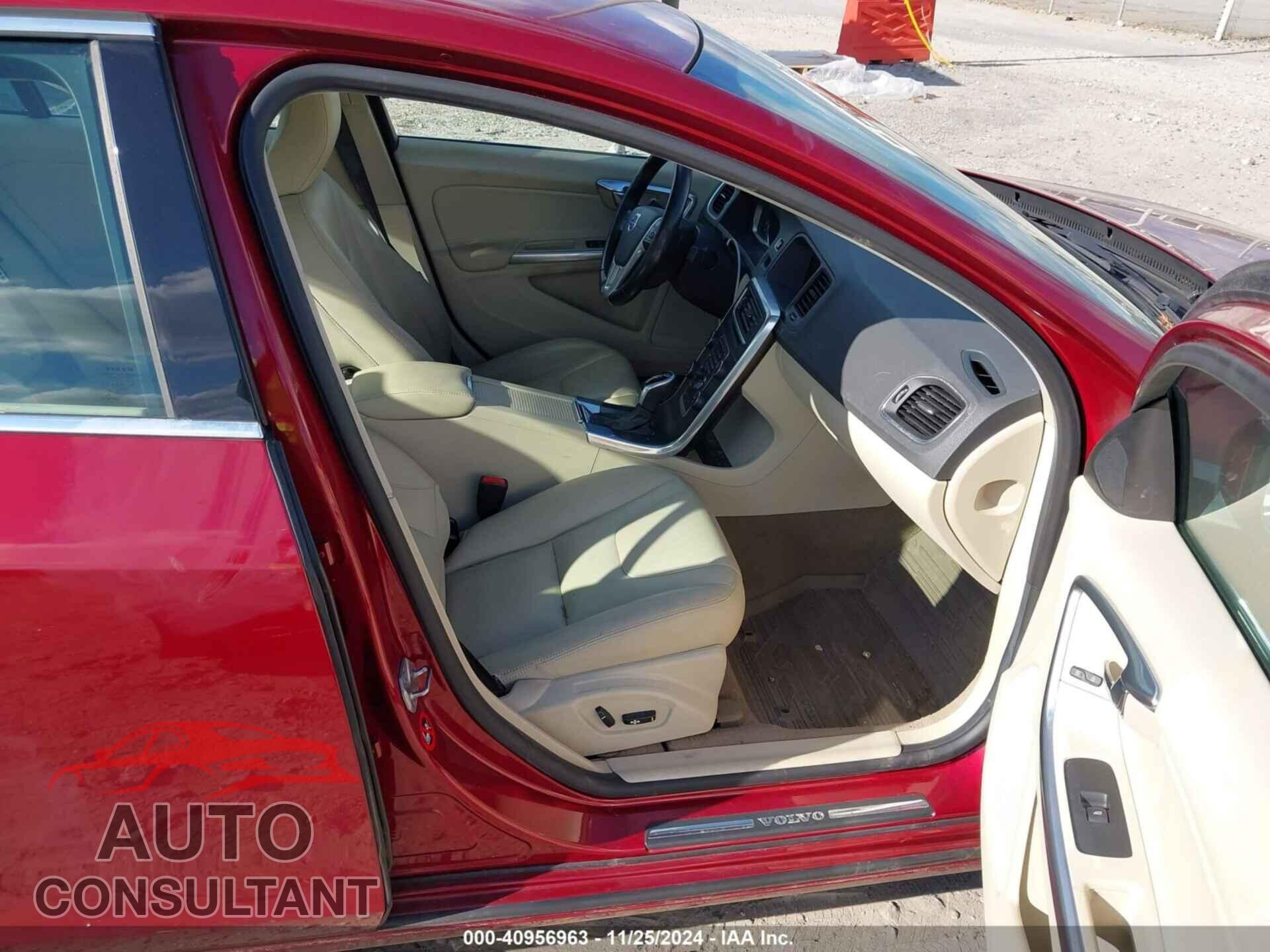 VOLVO S60 2015 - YV140MFC0F1307255