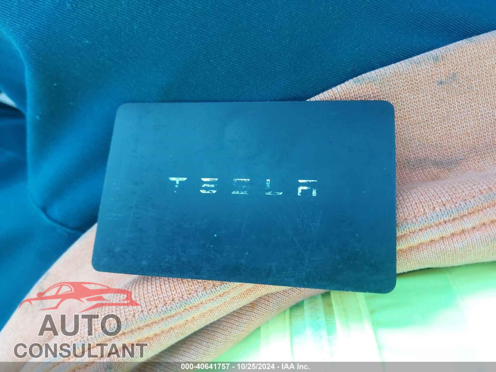 TESLA MODEL 3 2021 - 5YJ3E1EC2MF063373