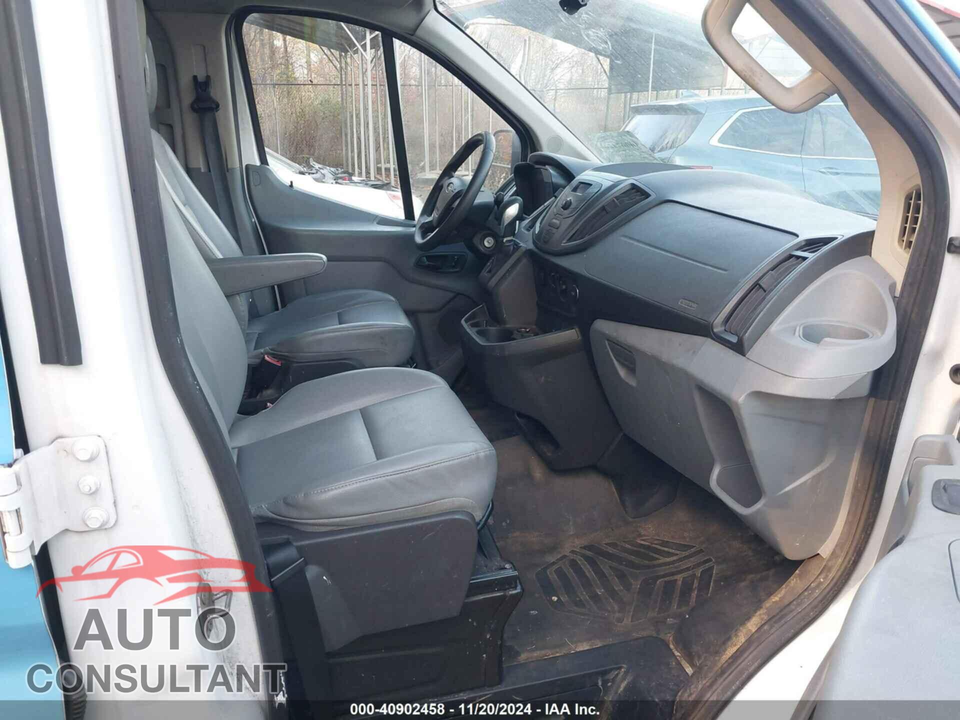 FORD TRANSIT-150 2015 - 1FTNE1ZM4FKB28600