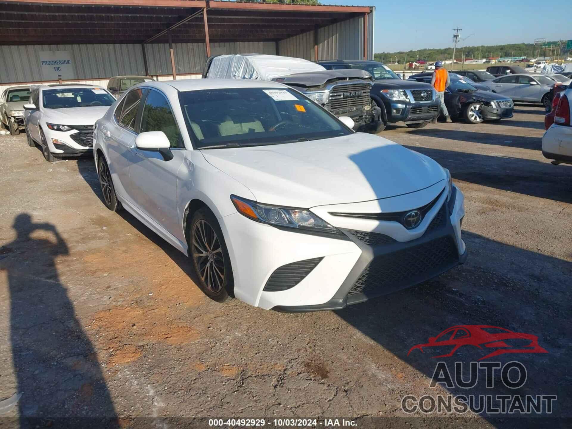 TOYOTA CAMRY 2020 - 4T1G11AKXLU900575