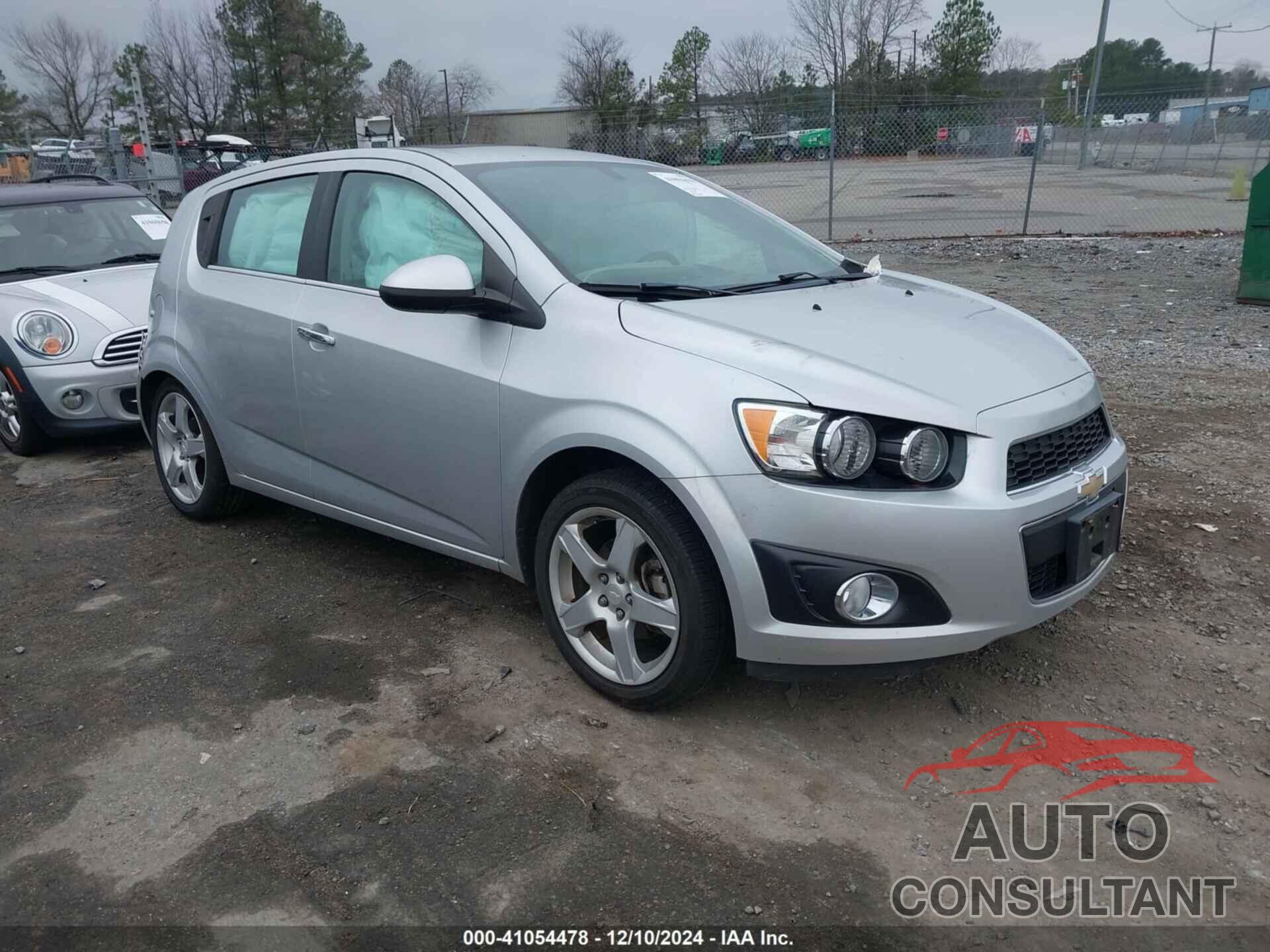 CHEVROLET SONIC 2015 - 1G1JE6SB9F4153512