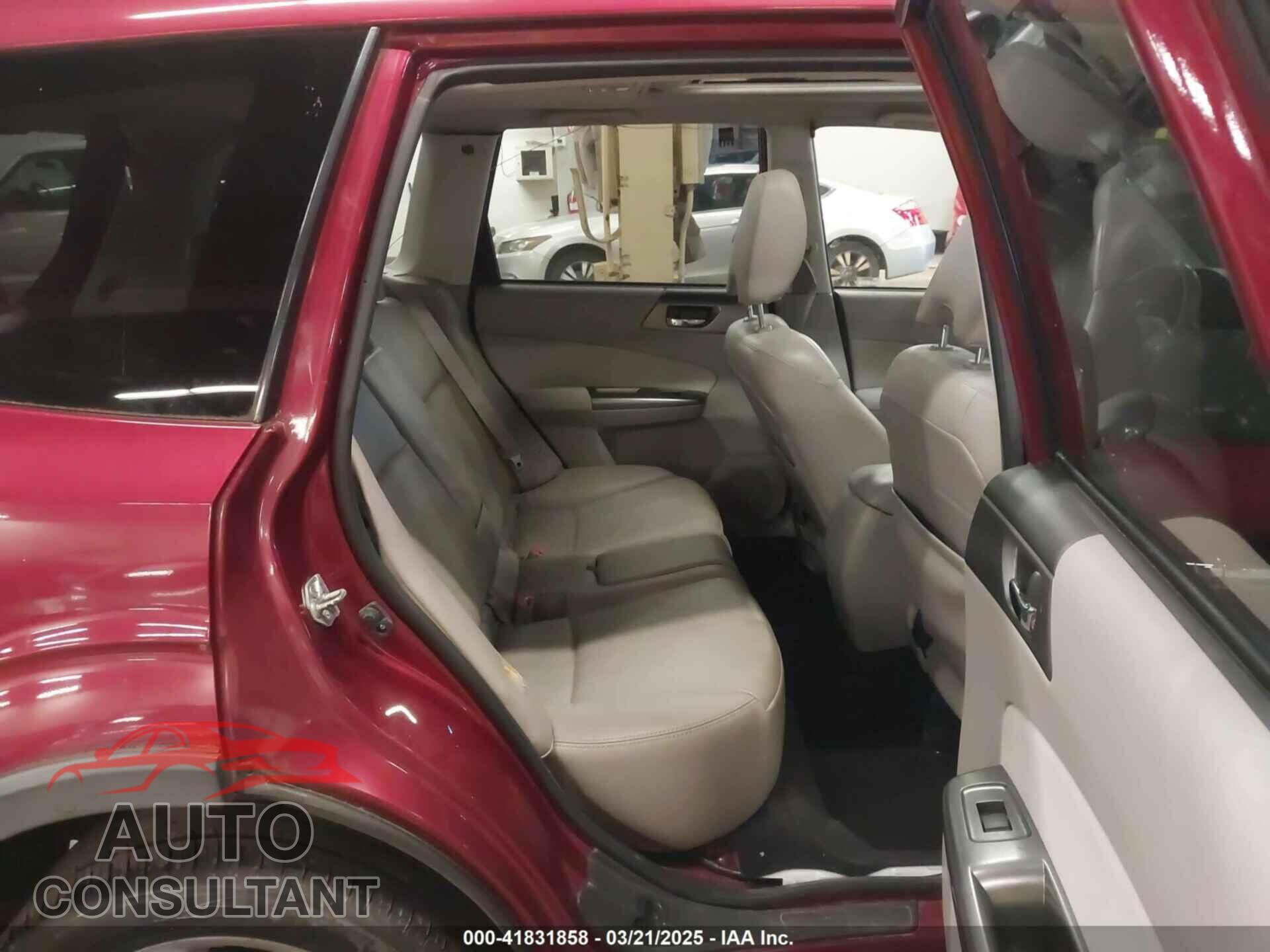 SUBARU FORESTER 2011 - JF2SHAEC7BH770065