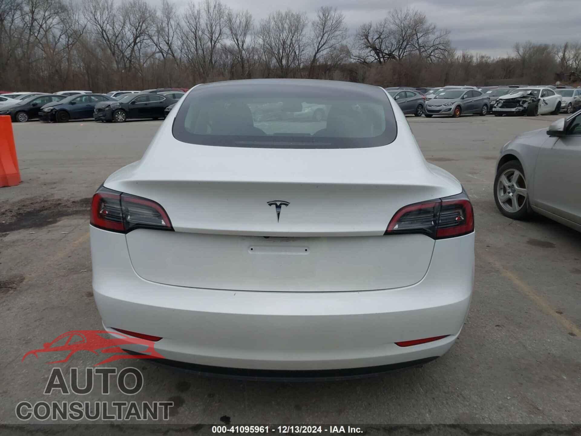 TESLA MODEL 3 2023 - 5YJ3E1EA8PF654567