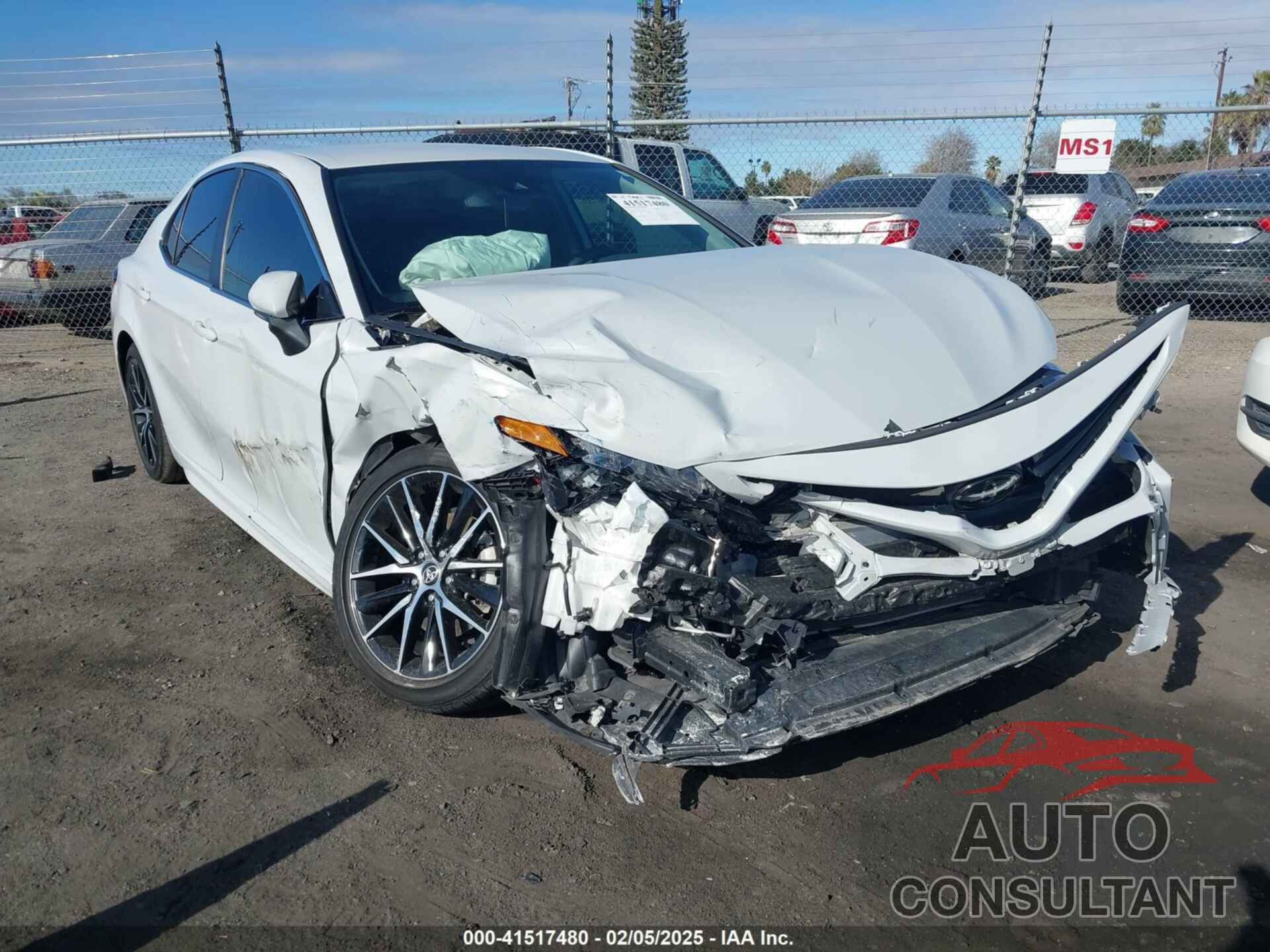 TOYOTA CAMRY 2023 - 4T1G11AK8PU117566