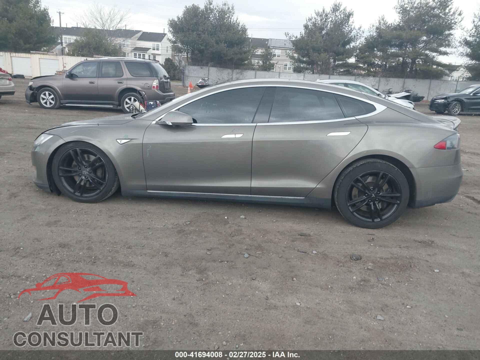 TESLA MODEL S 2015 - 5YJSA1E22FF109558