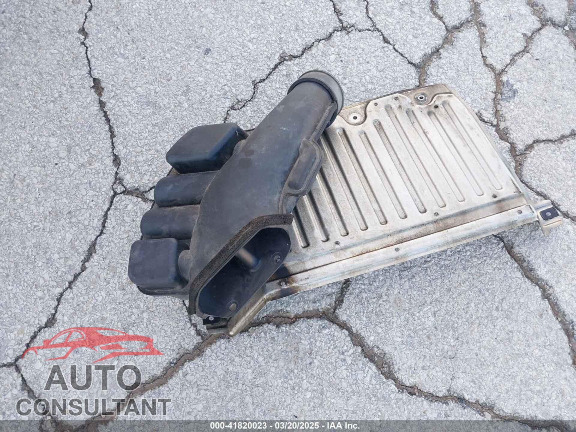 HONDA PILOT 2016 - 5FNYF5H5XGB016152