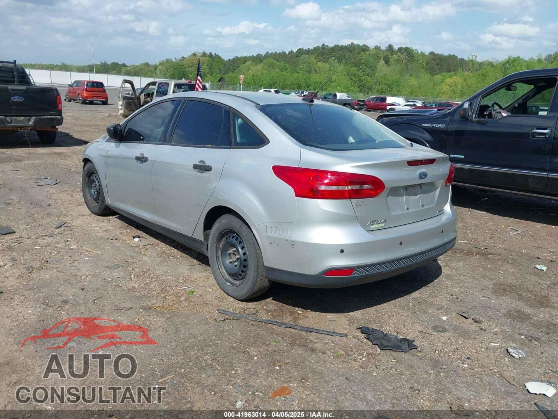FORD FOCUS 2016 - 1FADP3E25GL302195