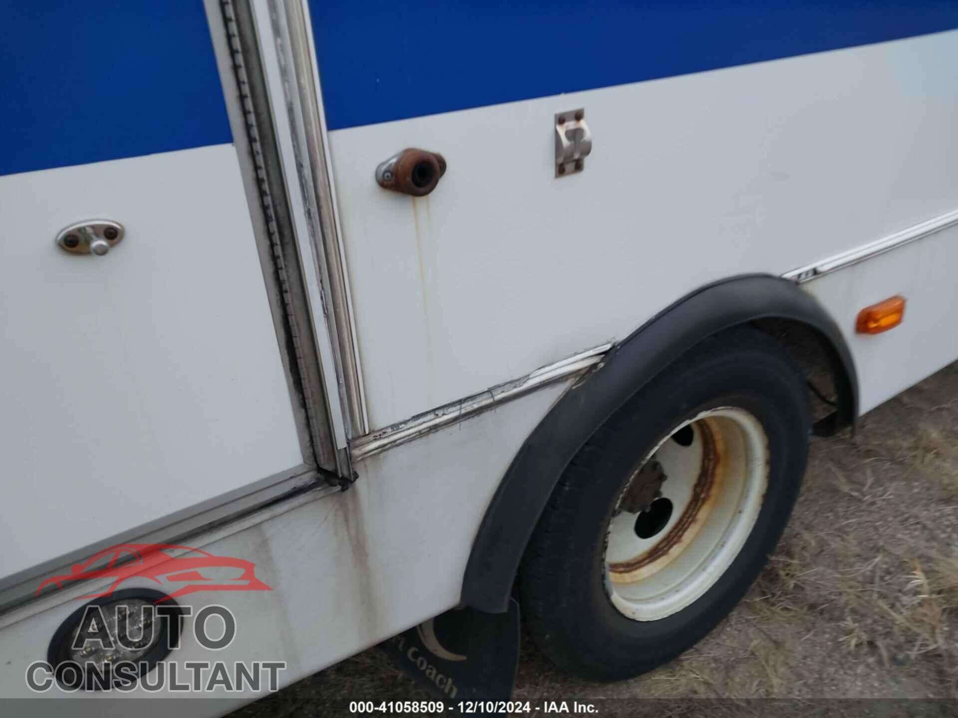 FORD E-450 CUTAWAY 2017 - 1FDFE4FS0HDC33596