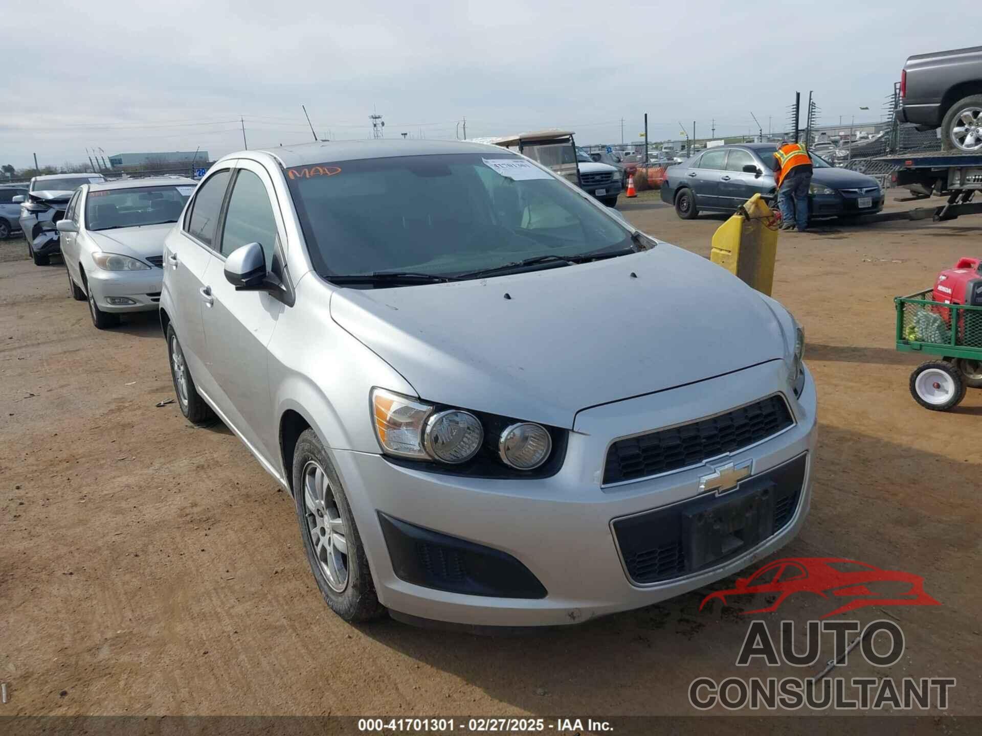 CHEVROLET SONIC 2016 - 1G1JC5SG4G4148571