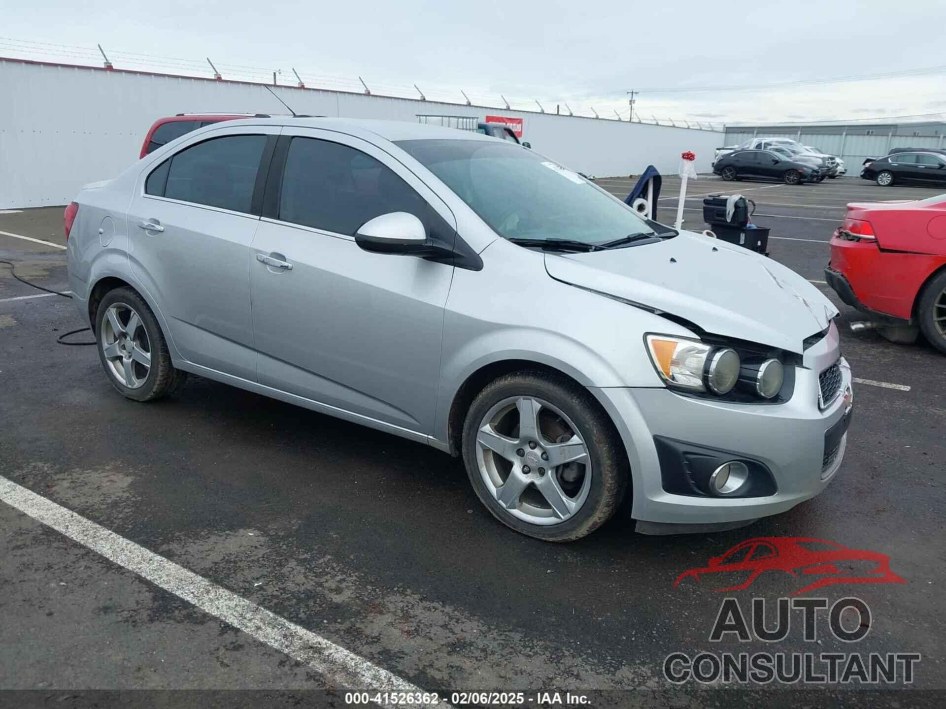 CHEVROLET SONIC 2015 - 1G1JE5SB4F4108360