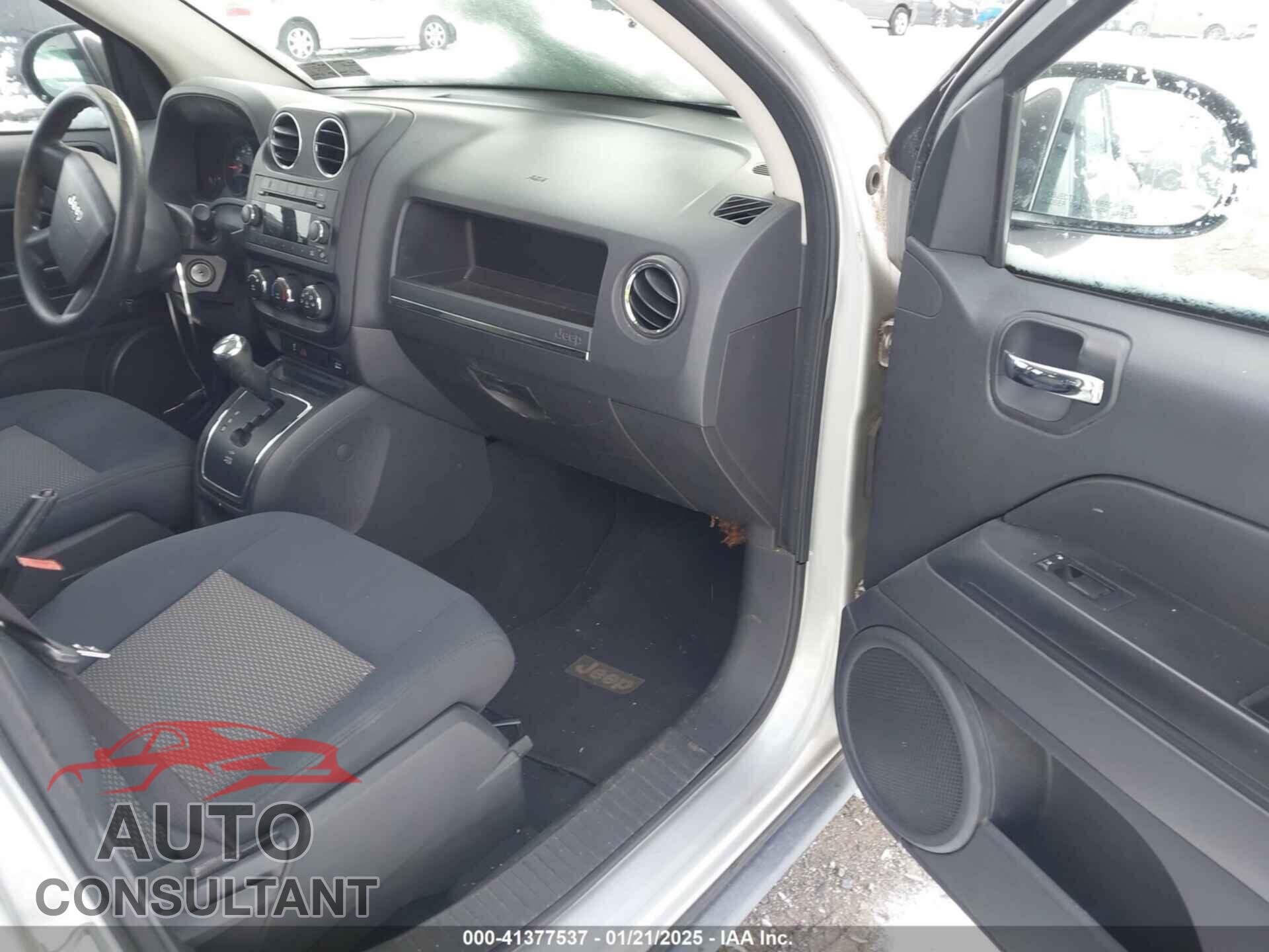 JEEP COMPASS 2010 - 1J4NF4FB5AD592939