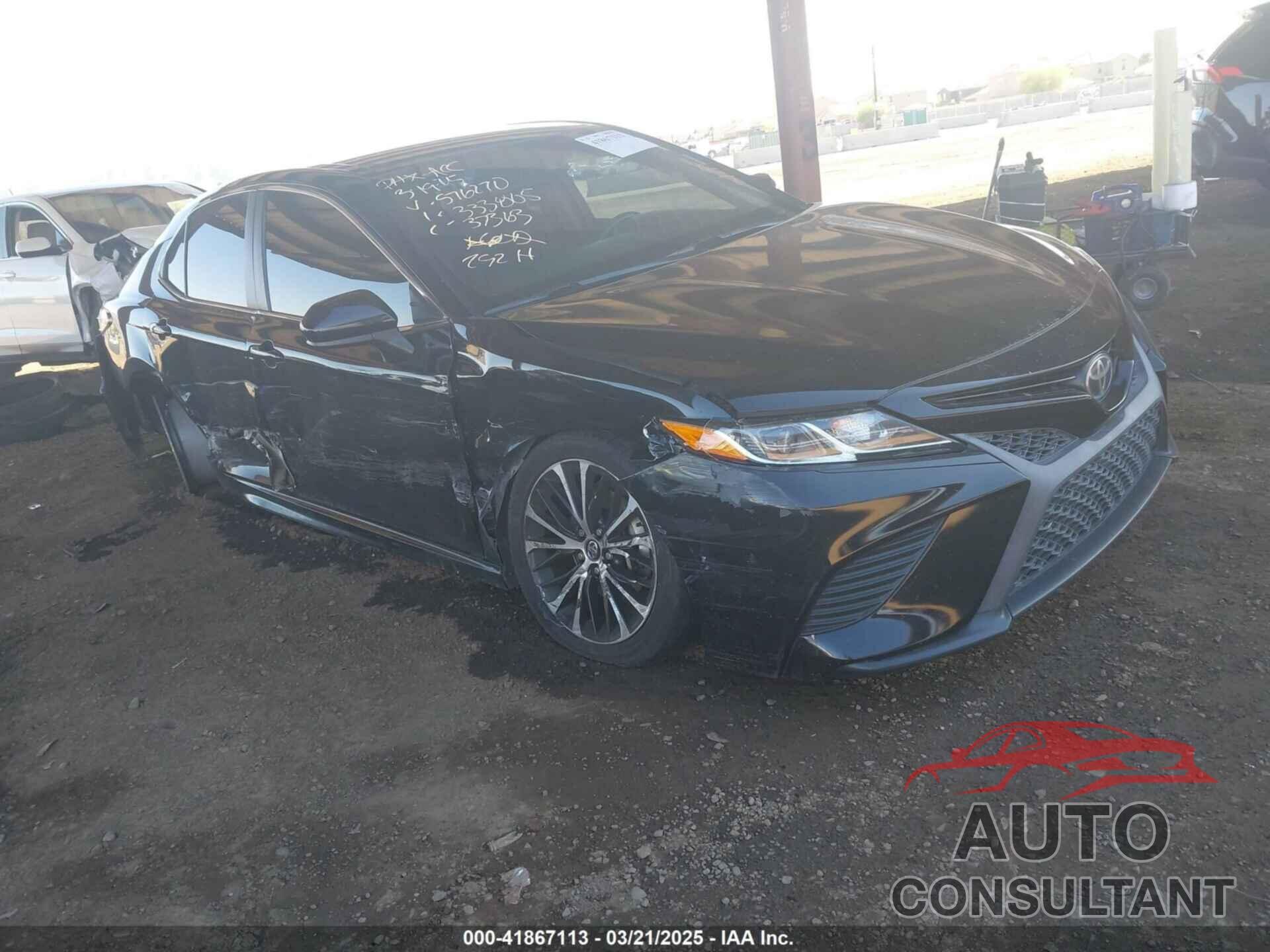 TOYOTA CAMRY 2018 - 4T1B11HK3JU576270