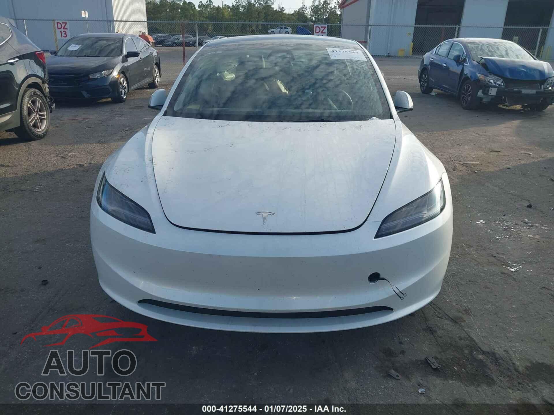 TESLA MODEL 3 2024 - 5YJ3E1EA9RF751845
