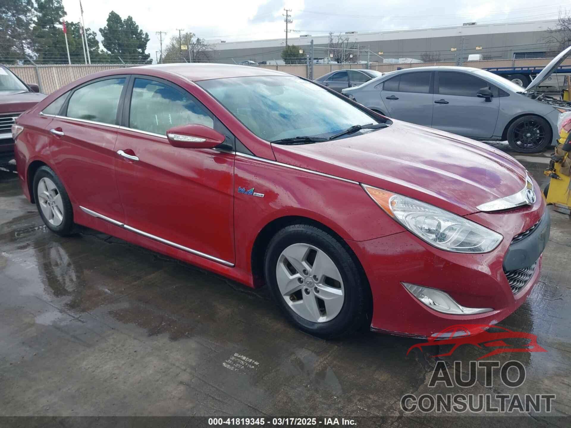 HYUNDAI SONATA HYBRID 2012 - KMHEC4A47CA025445