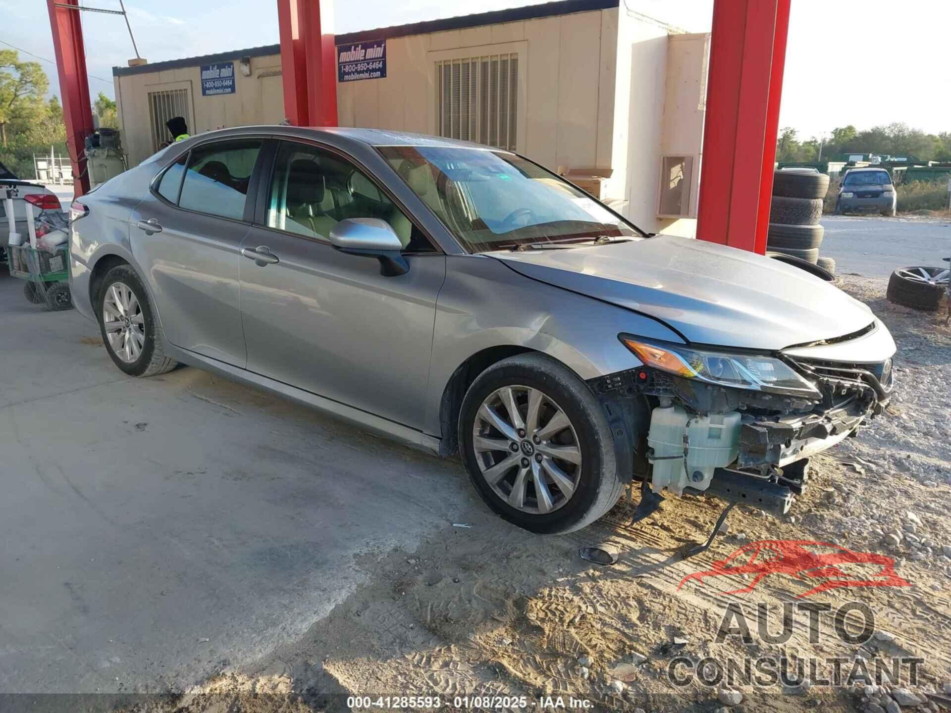 TOYOTA CAMRY 2018 - 4T1B11HK6JU580734