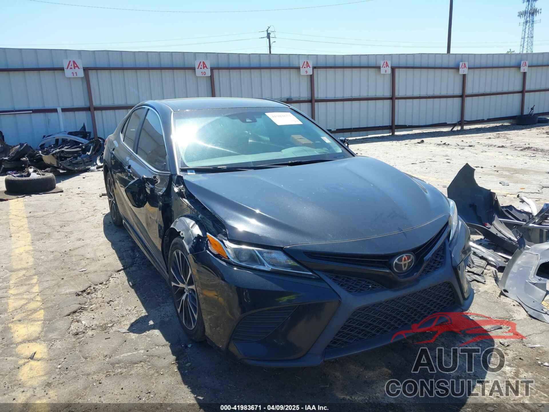TOYOTA CAMRY 2018 - 4T1B11HK3JU672528
