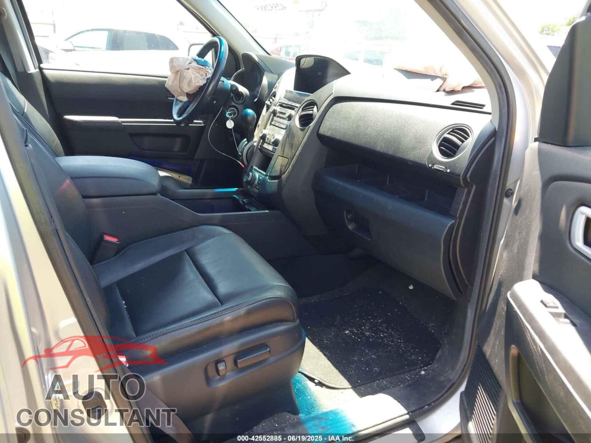 HONDA PILOT 2013 - 5FNYF4H74DB016557