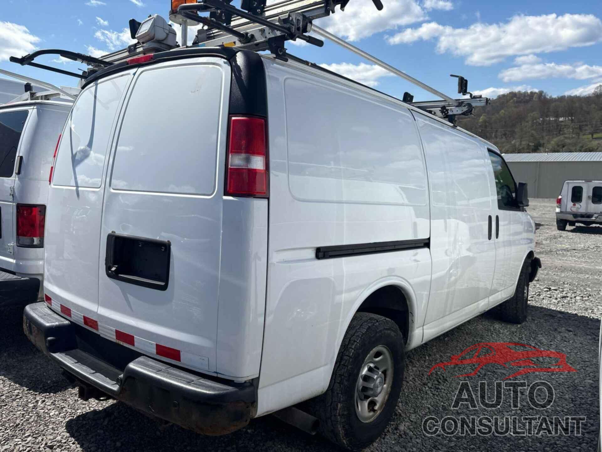 CHEVROLET EXPRESS G2500 2017 - 1GCWGAFF7H1274664